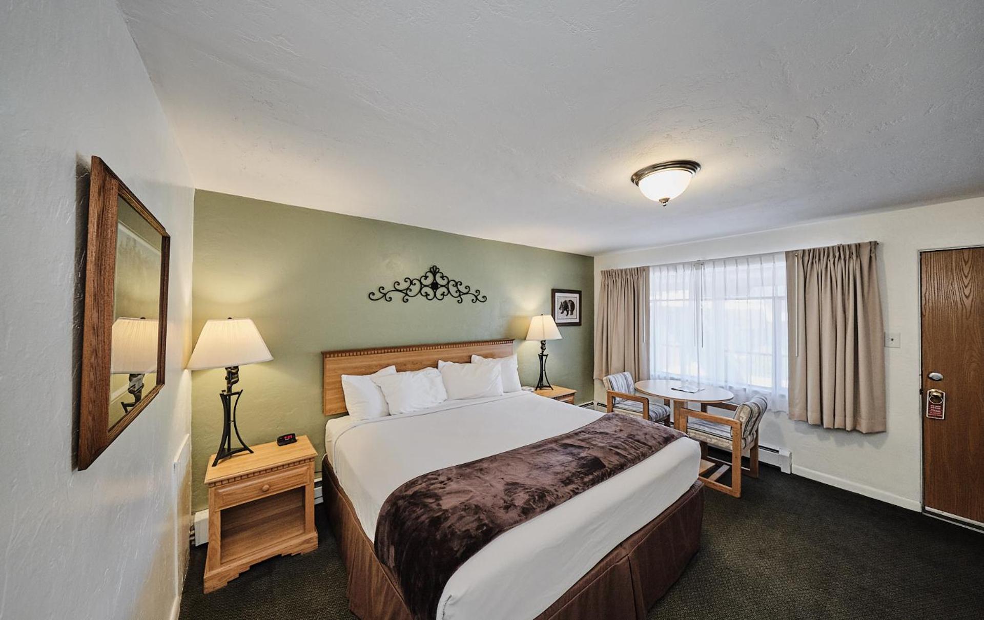 King Room - Non-Smoking - Photo 26