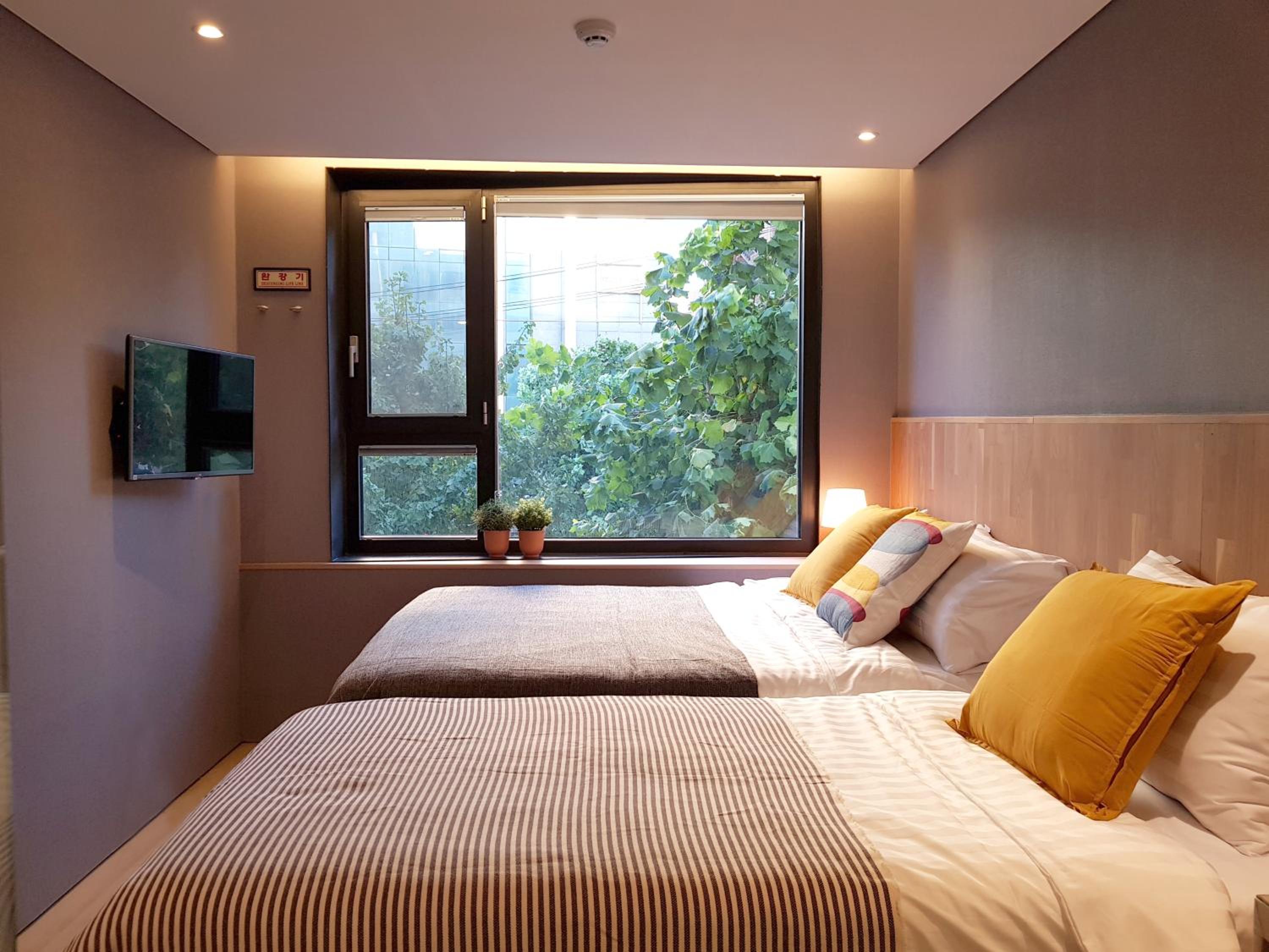 Triple Room with Private Bathroom