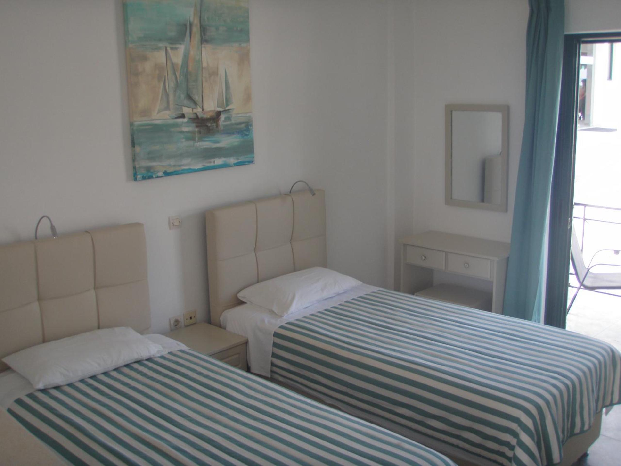 Apartment with Pool View  photo 3
