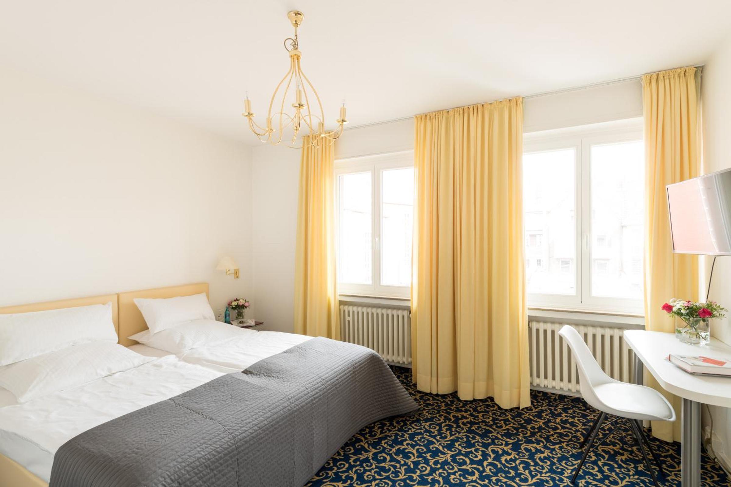 Double Room - Photo 2