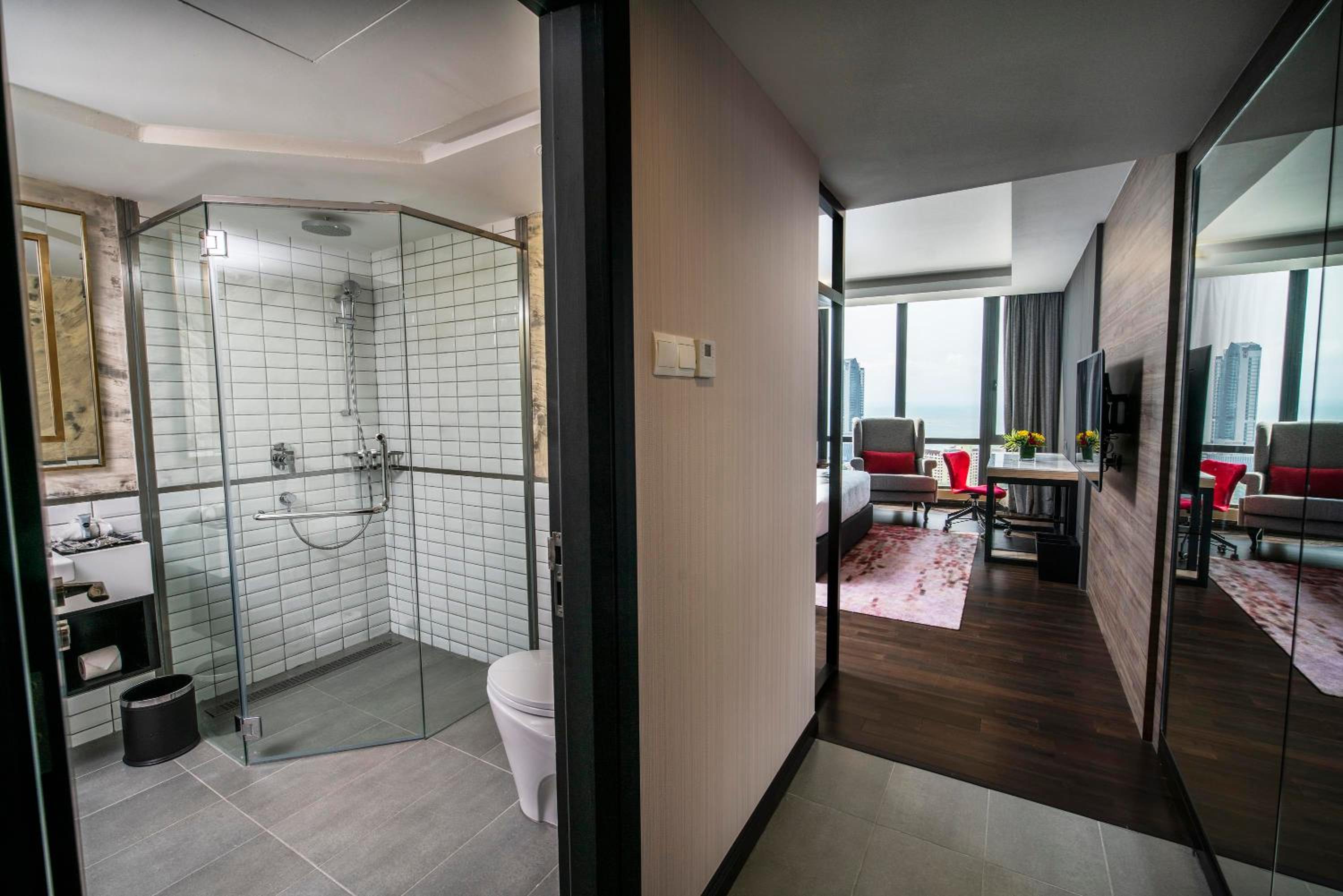 Deluxe Twin Room with Bathtub - Photo 4