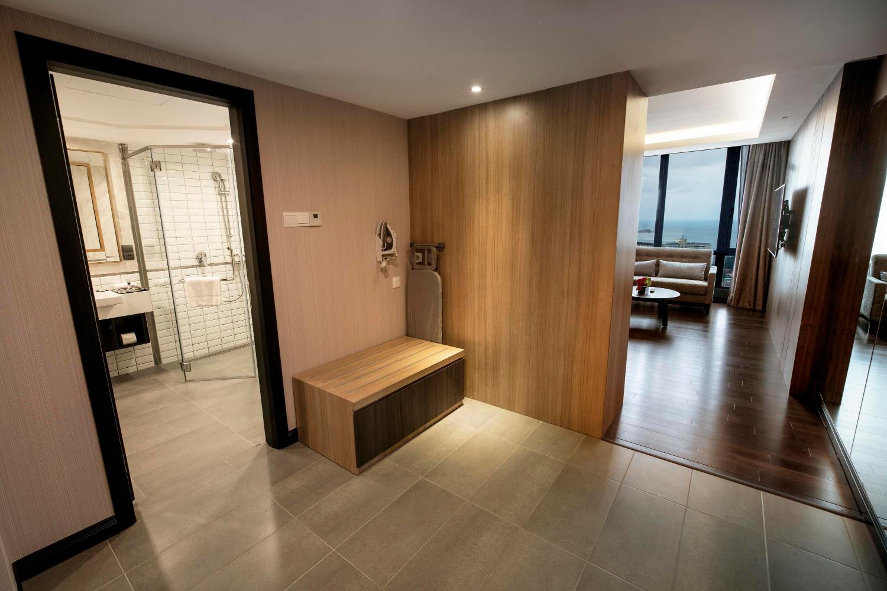 Premier Double Room with Bathtub photo 3