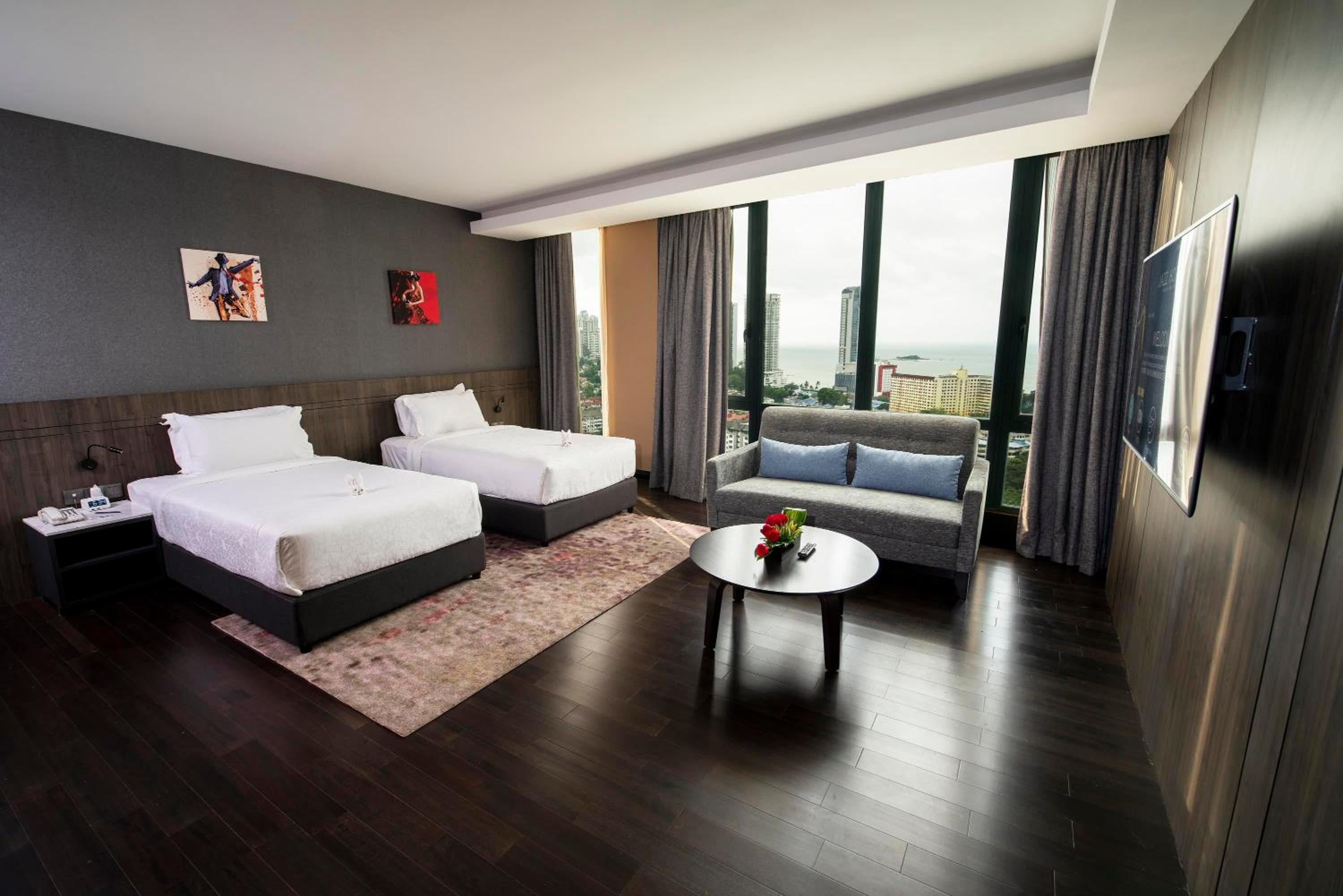 Premier Twin Room with Bathtub - Photo 7