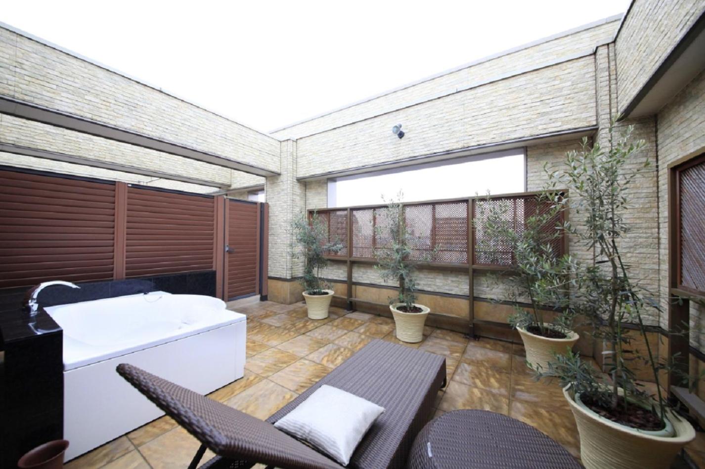 Twin Room with Balcony photo 3