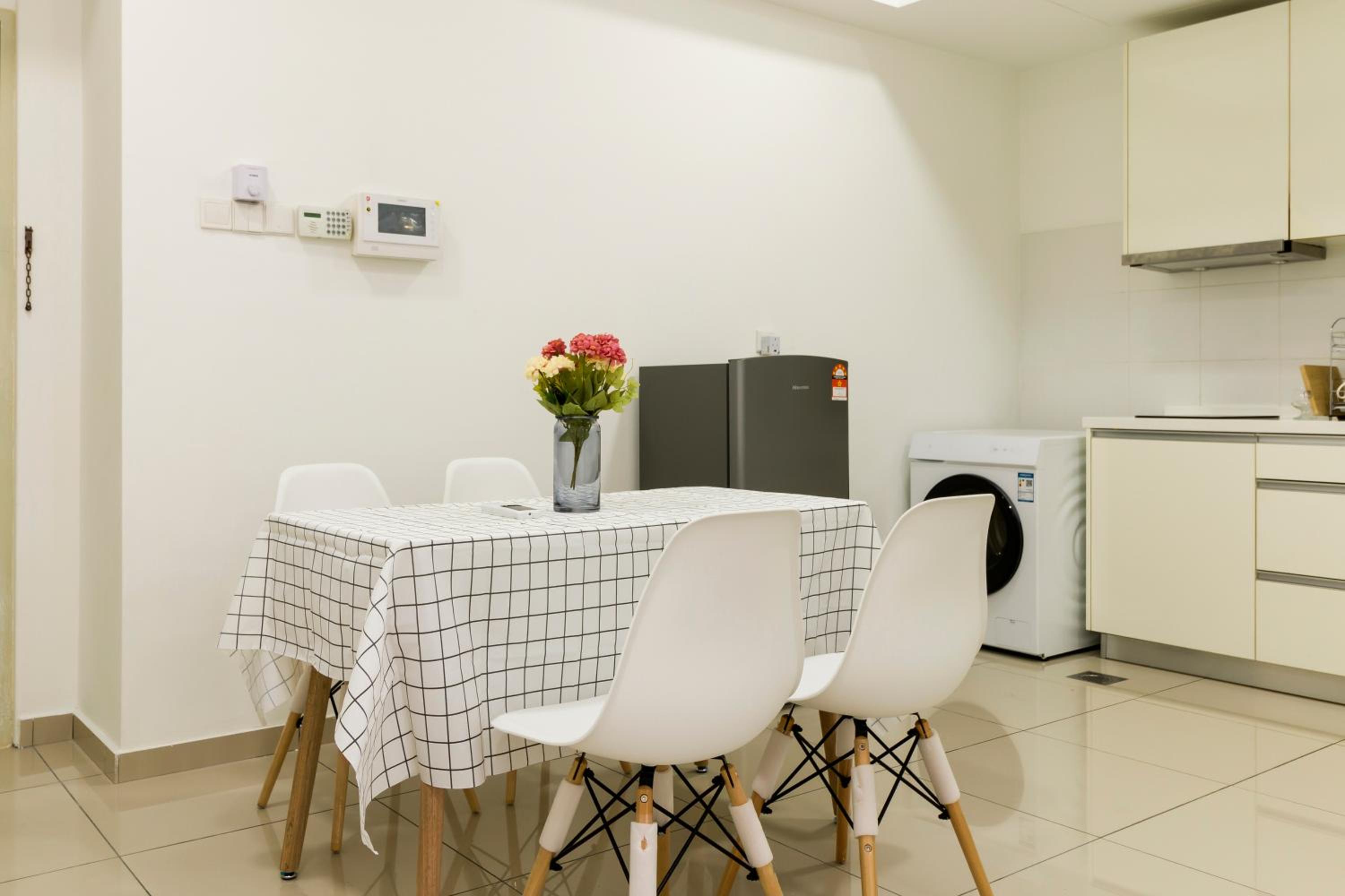 One-Bedroom Apartment - Photo 7