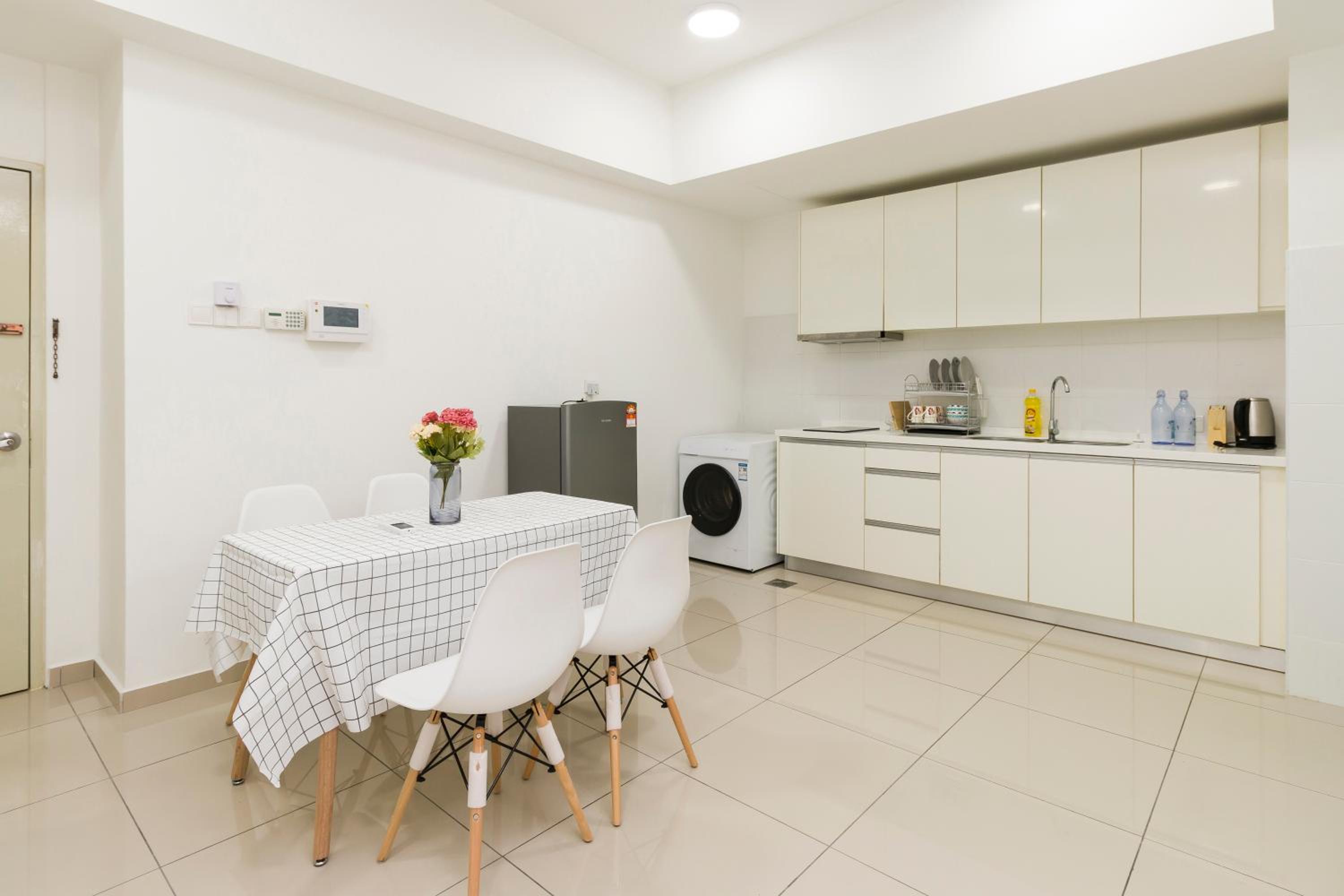 One-Bedroom Apartment - Photo 9