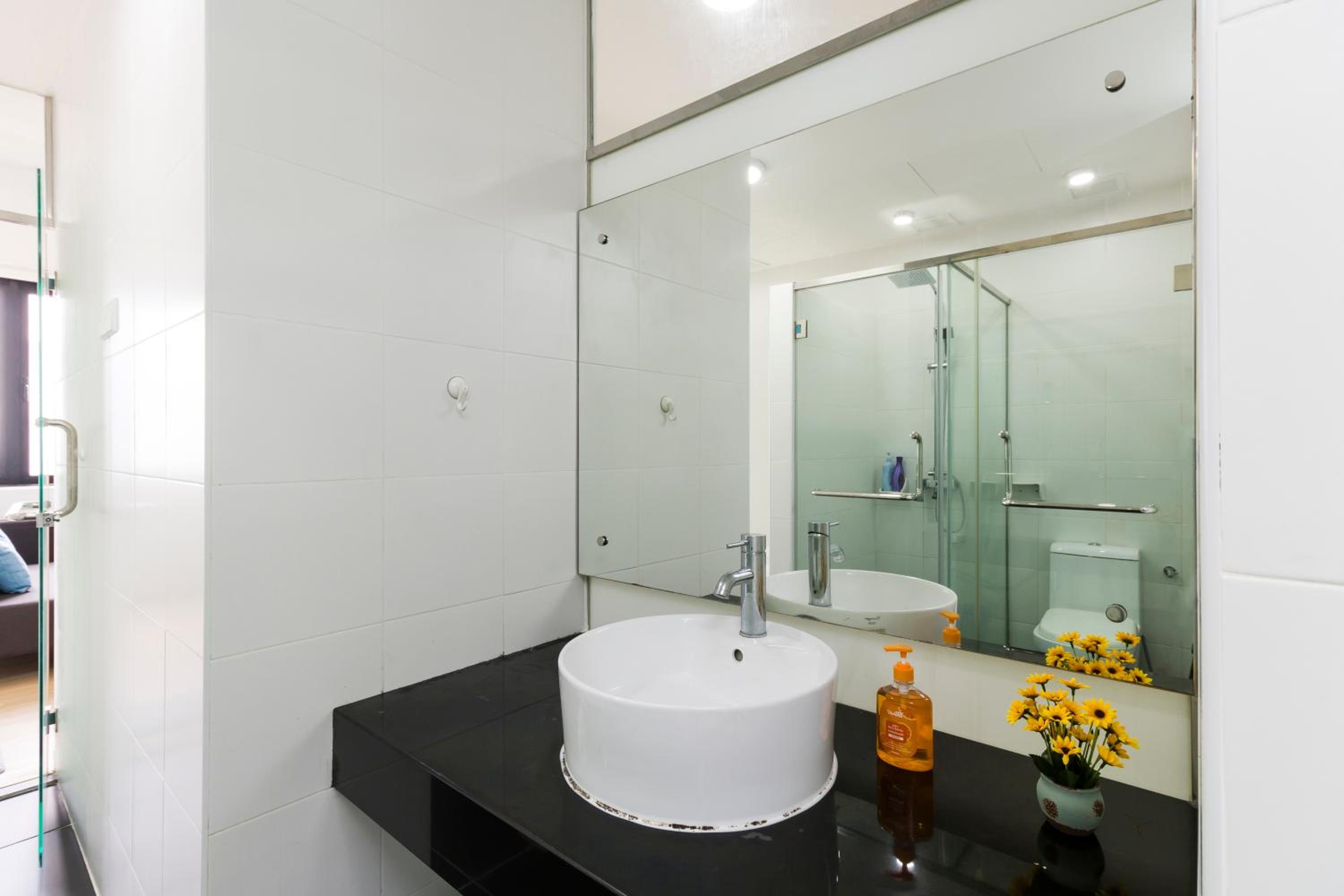 One-Bedroom Apartment - Photo 11
