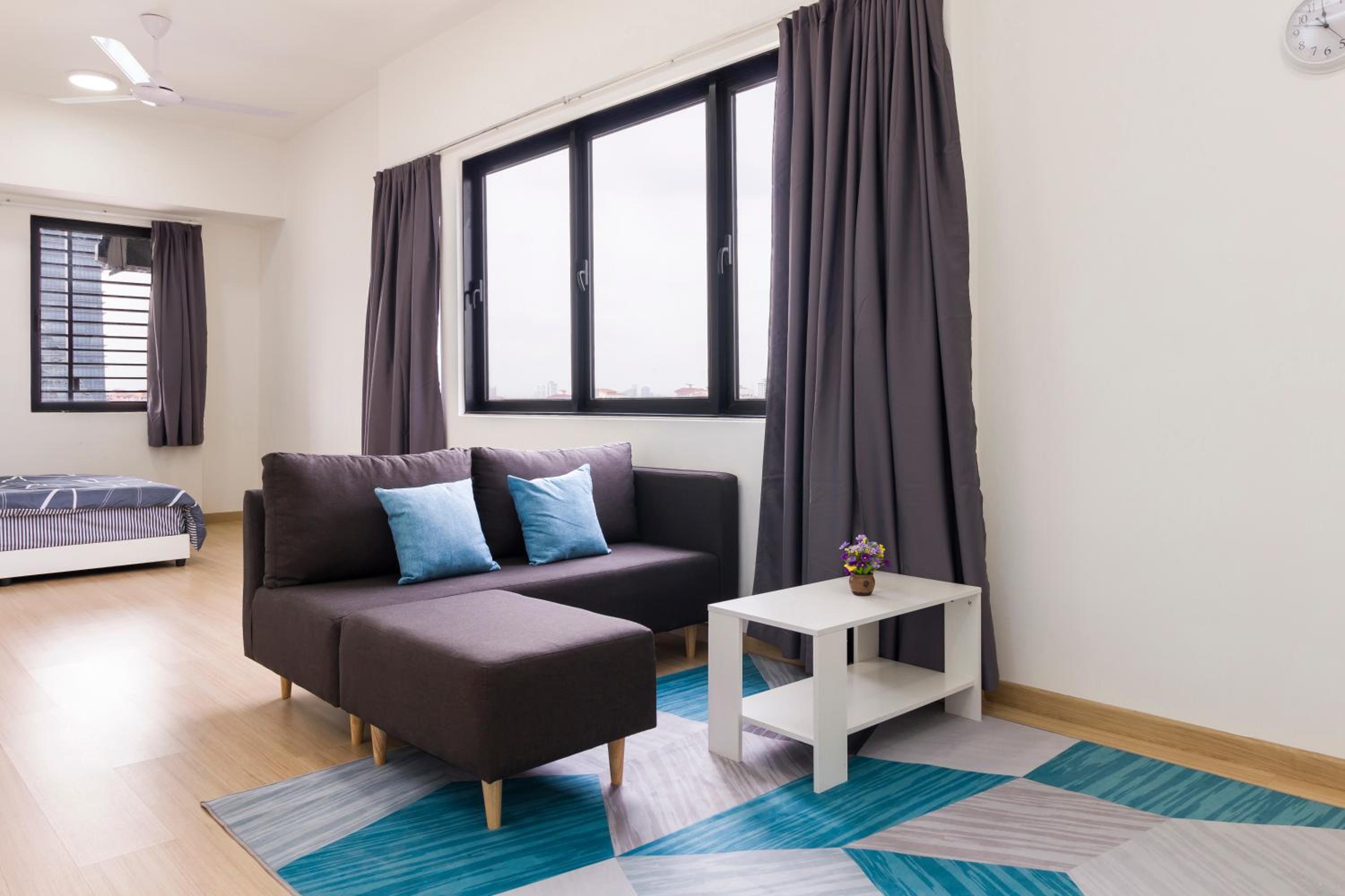 One-Bedroom Apartment - Photo 4