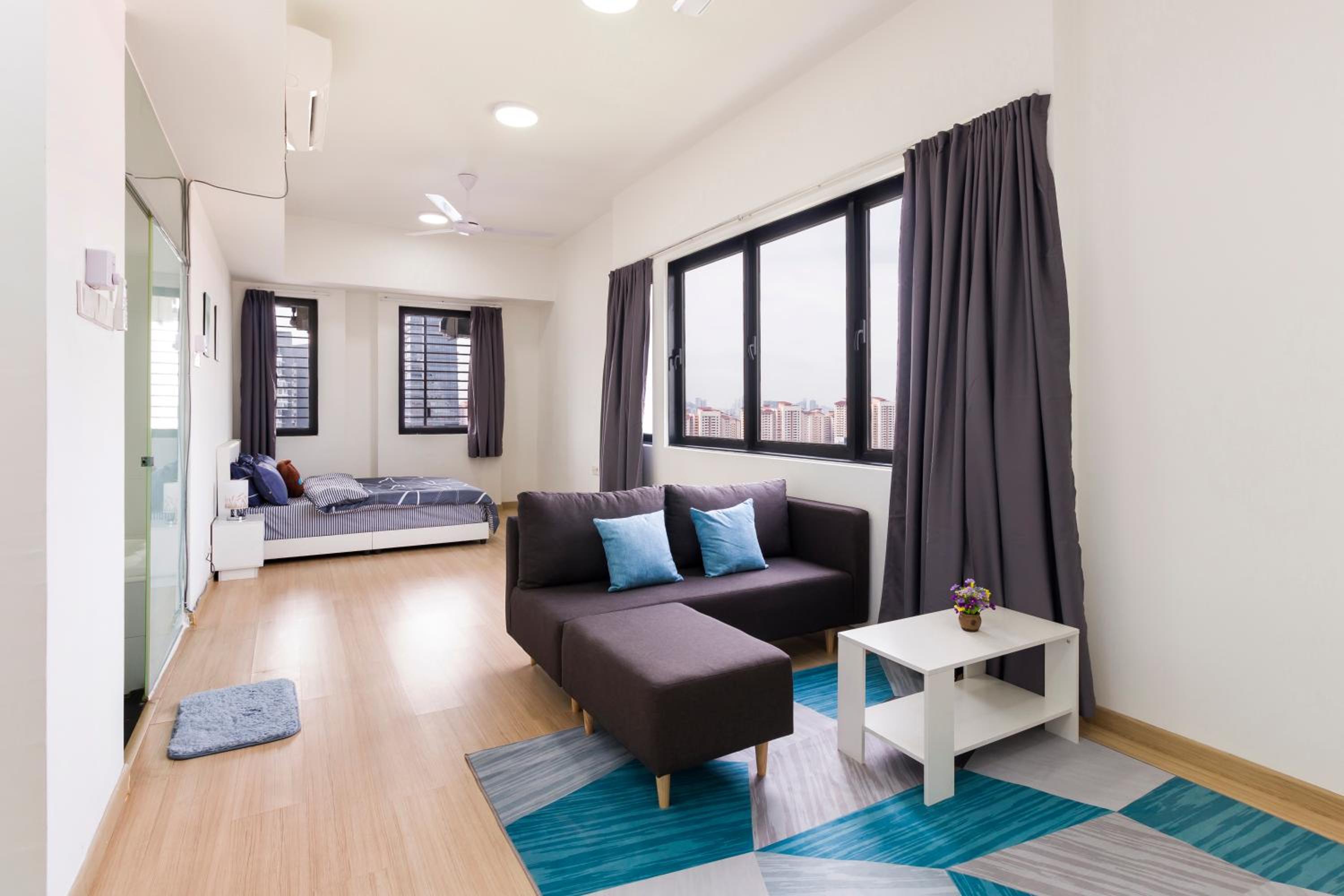 One-Bedroom Apartment - Photo 1