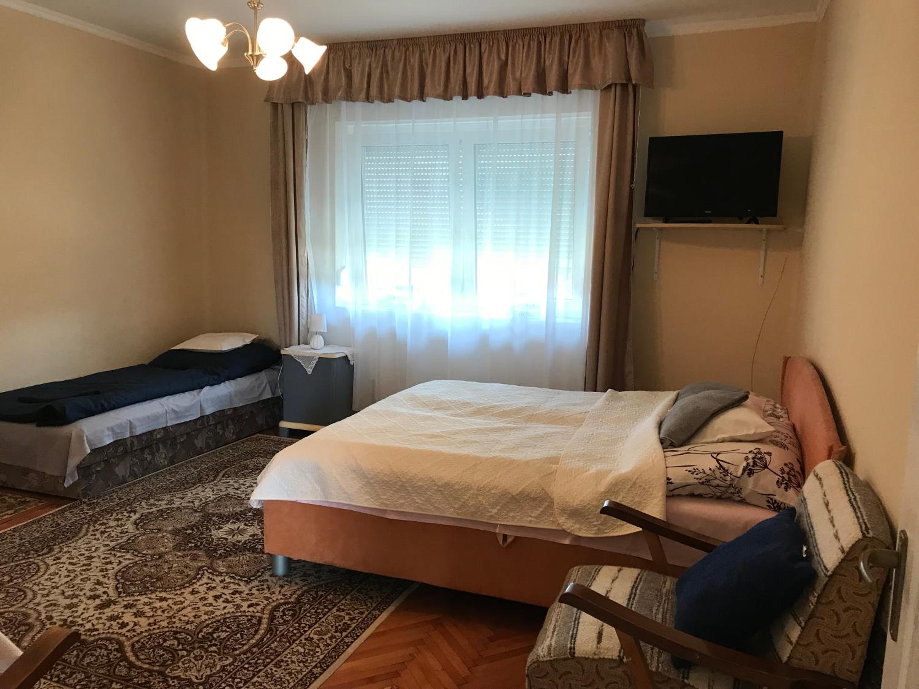 Apartment photo 2