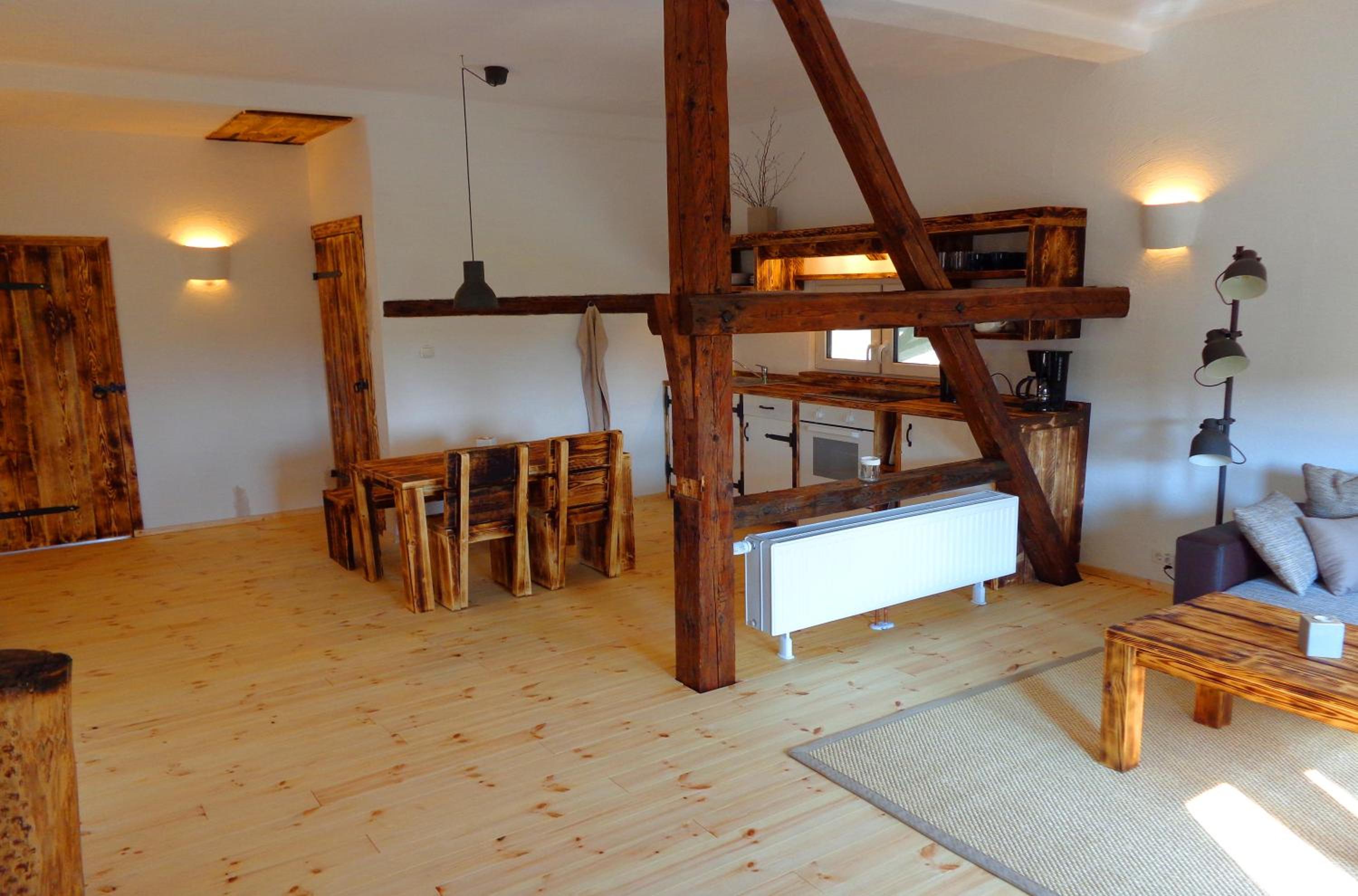 Apartment with Balcony - Photo 23