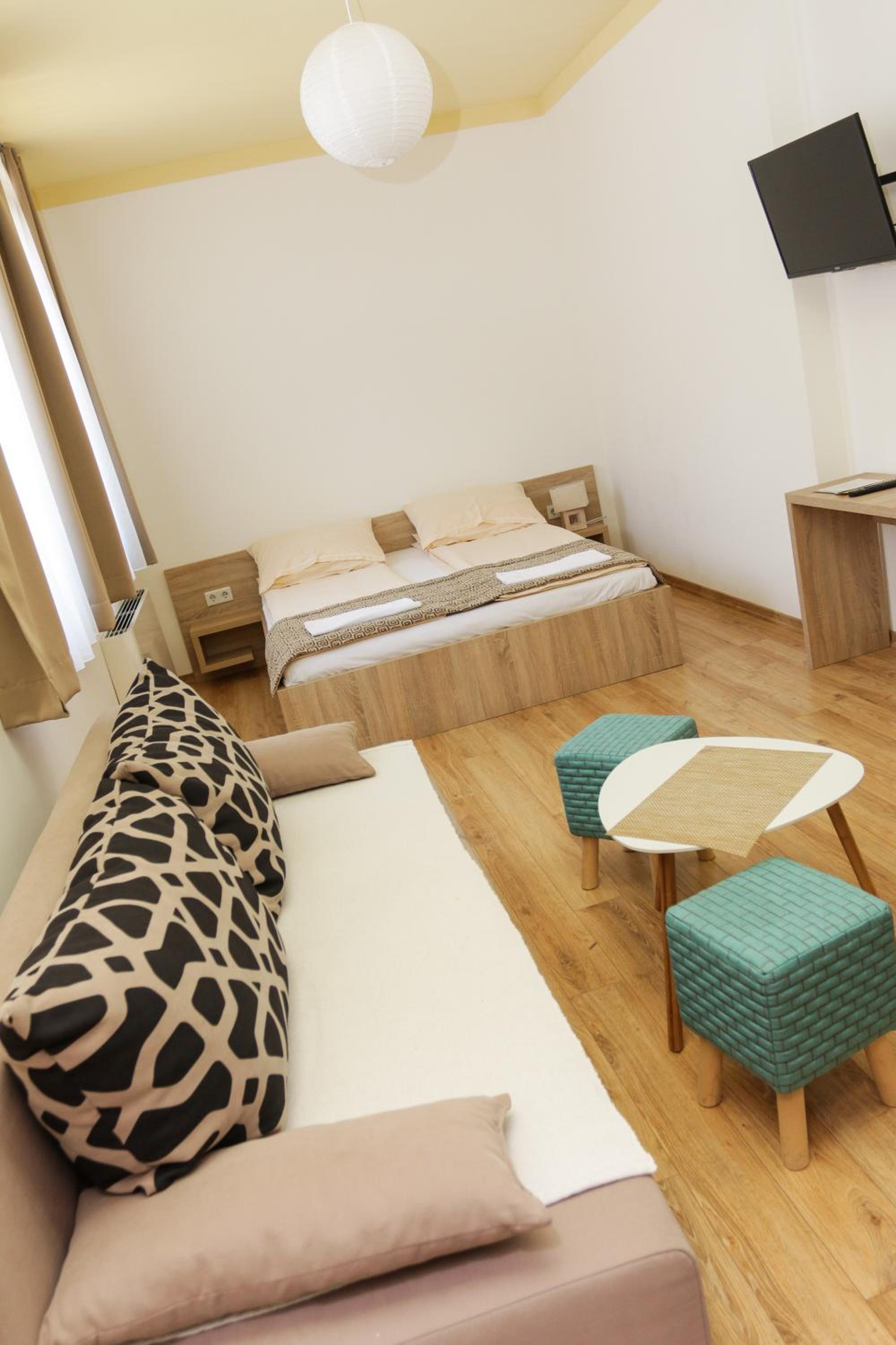 Comfort Double Room with Sofa - Photo 1