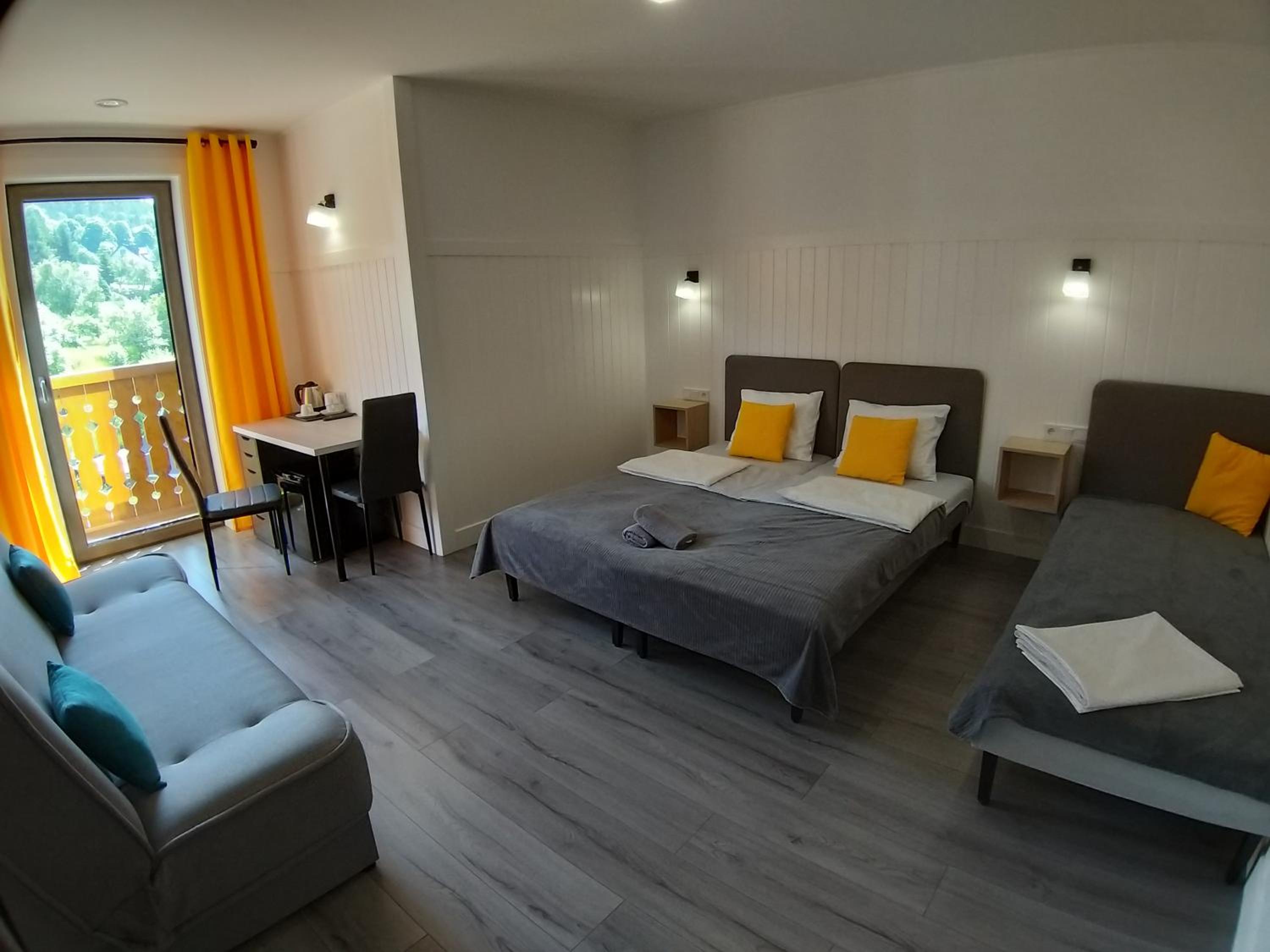 Triple Room with Balcony photo 1
