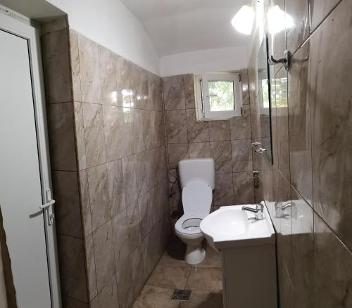 Double Room with Private Bathroom photo 3