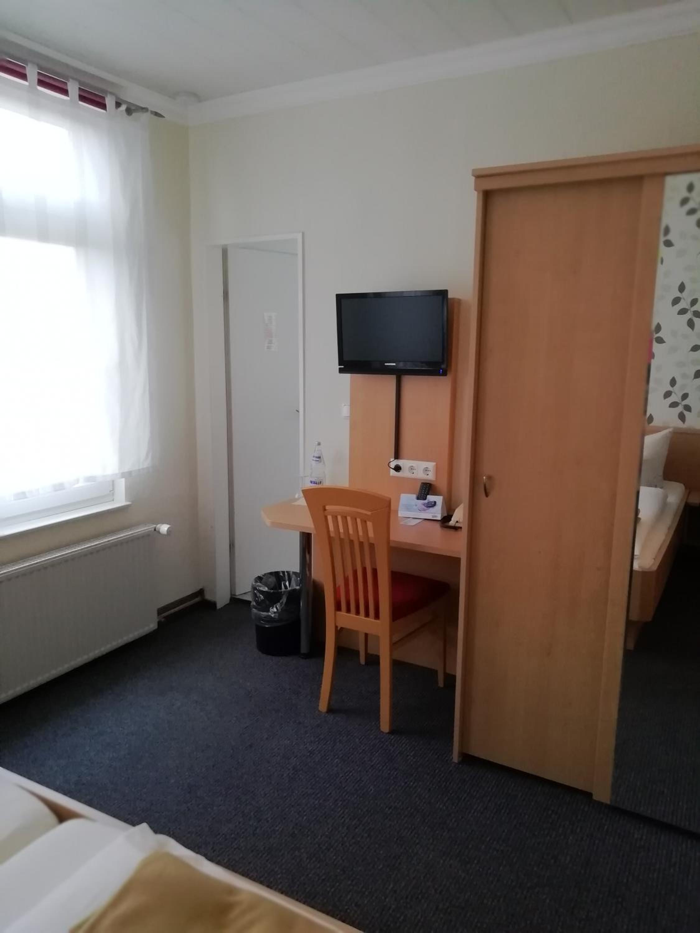 Double Room - Photo 5