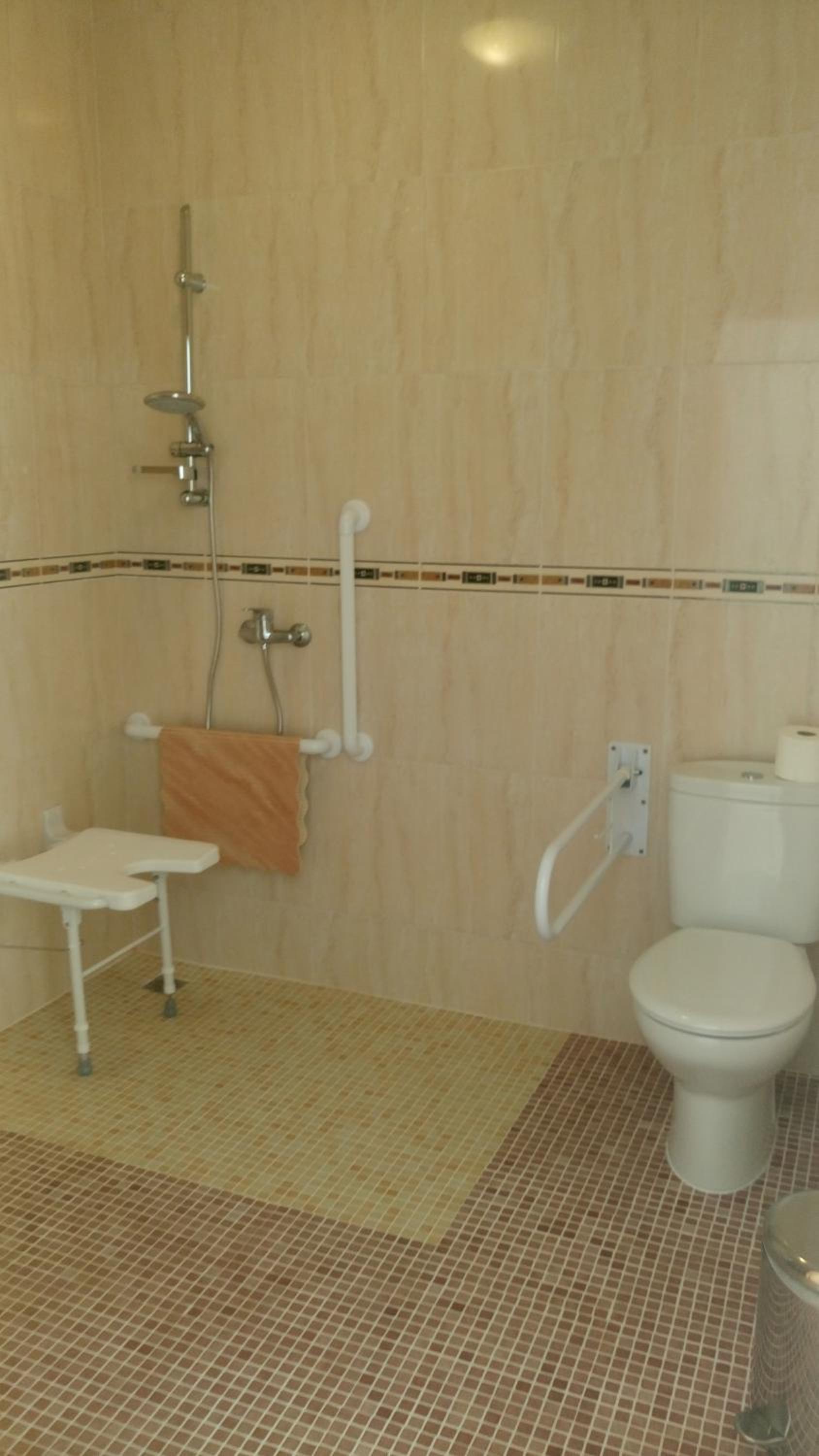 Double Room - Photo 14