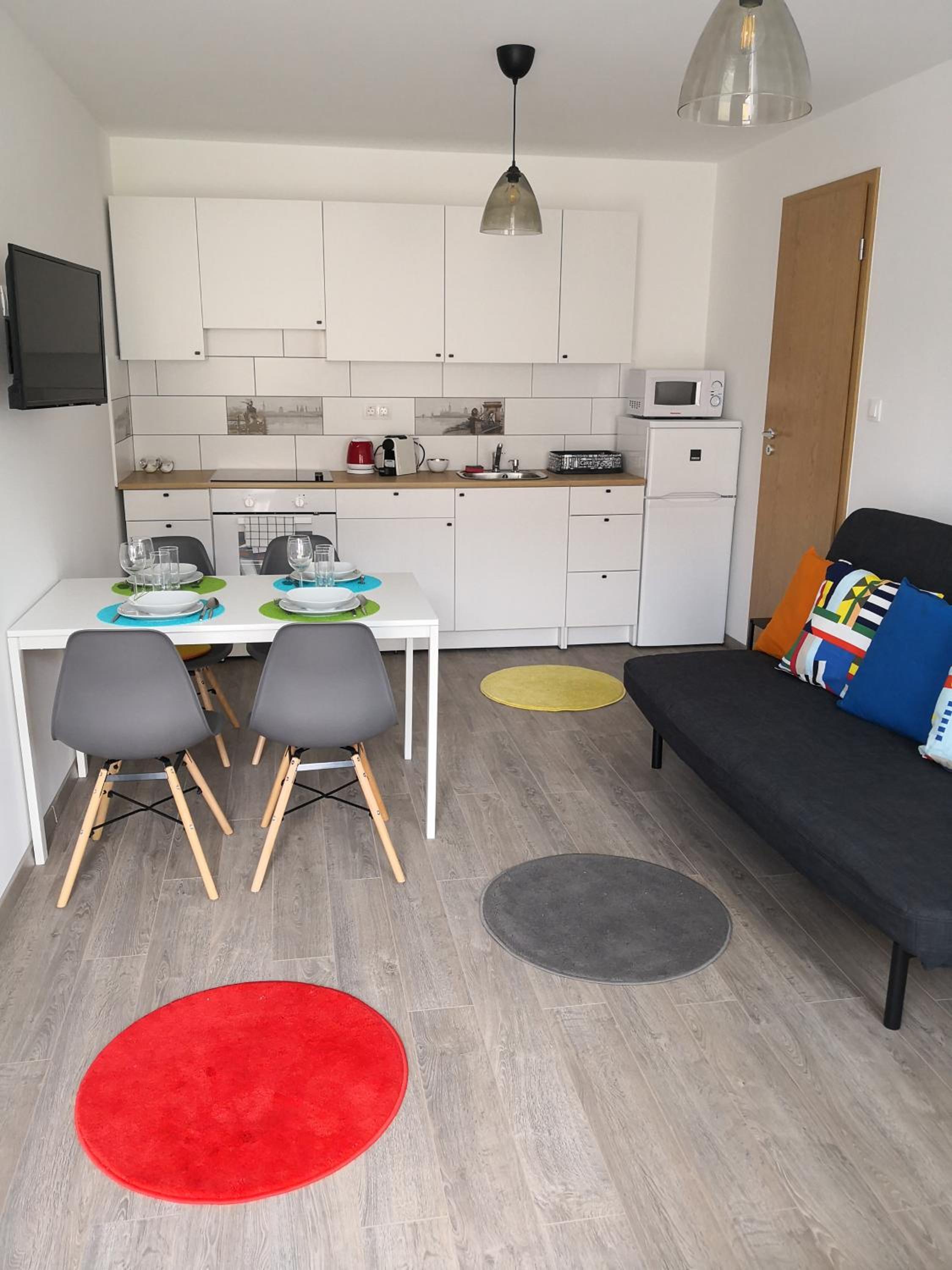 One-Bedroom Apartment - Ground Floor - Photo 7
