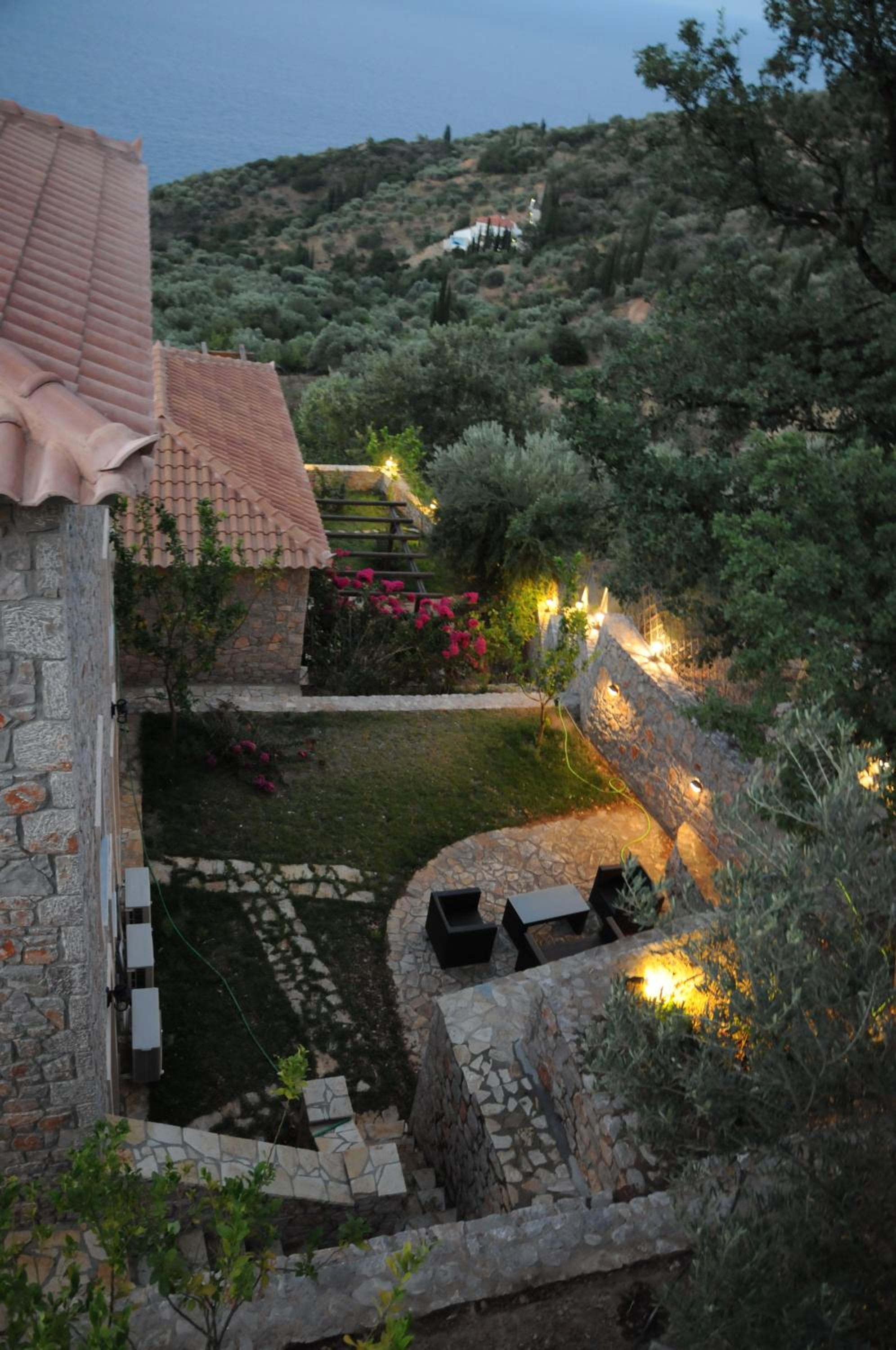 Two-Bedroom Villa - Split Level photo 2