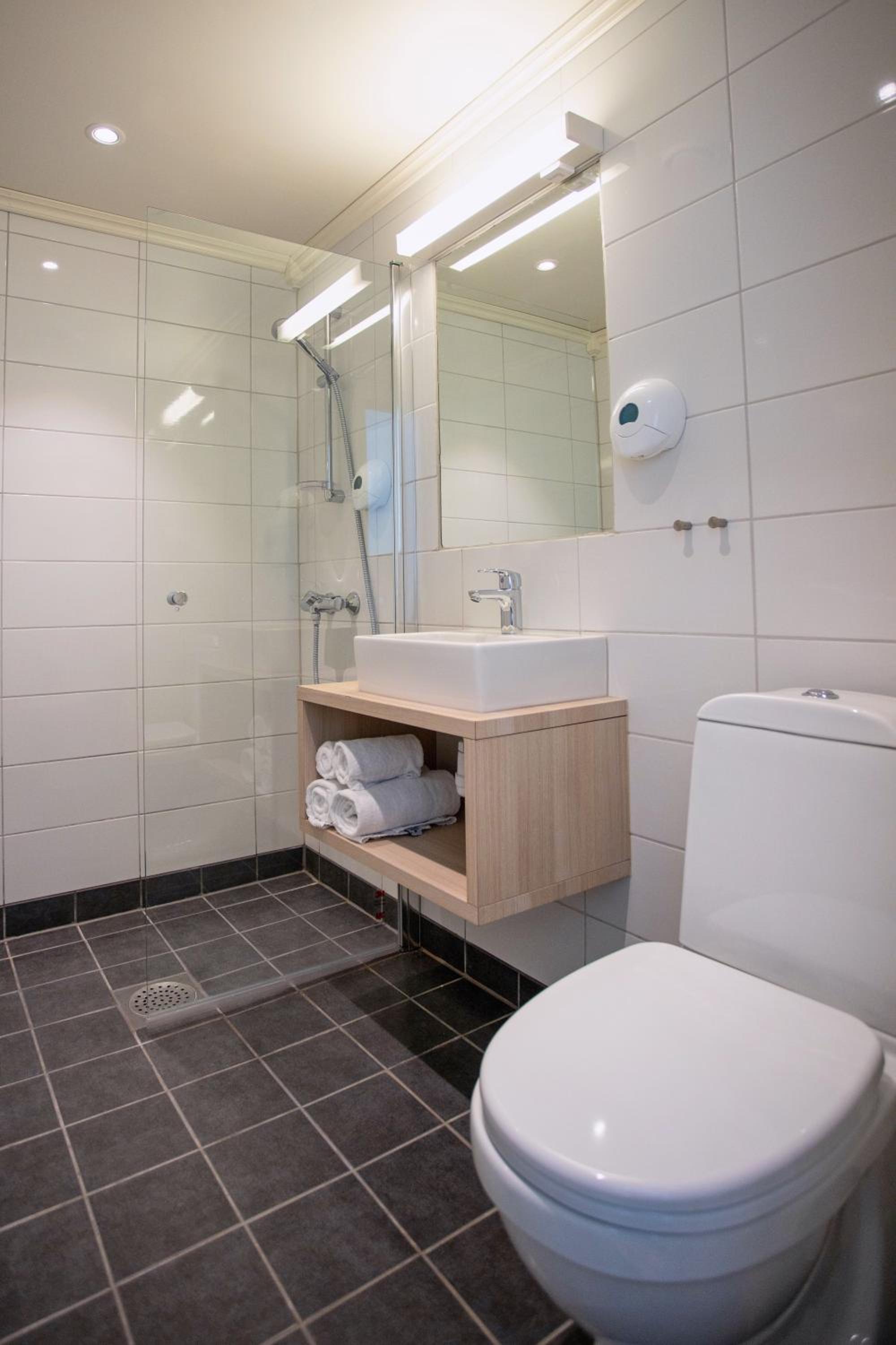 Double Room - Photo 7