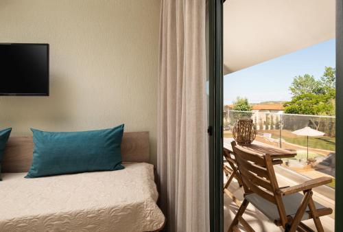 Studio Apartment photo 3