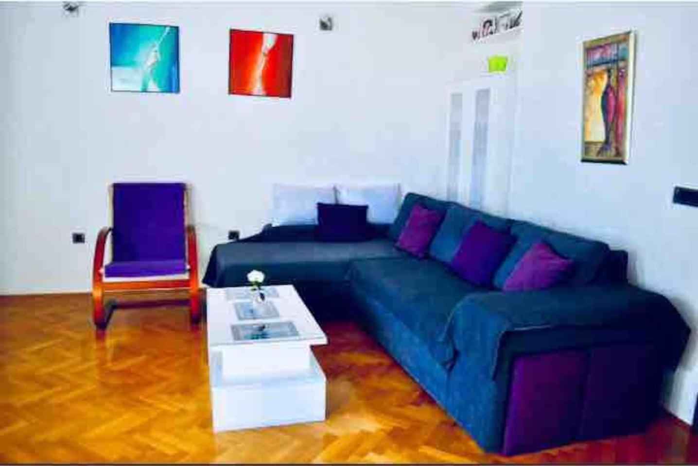 Apartment with Sea View - Photo 7