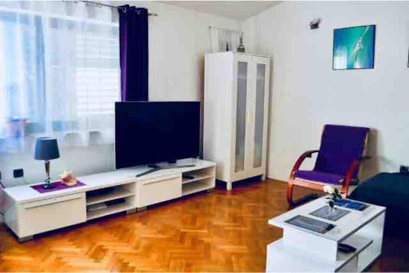 Apartment with Sea View - Photo 5
