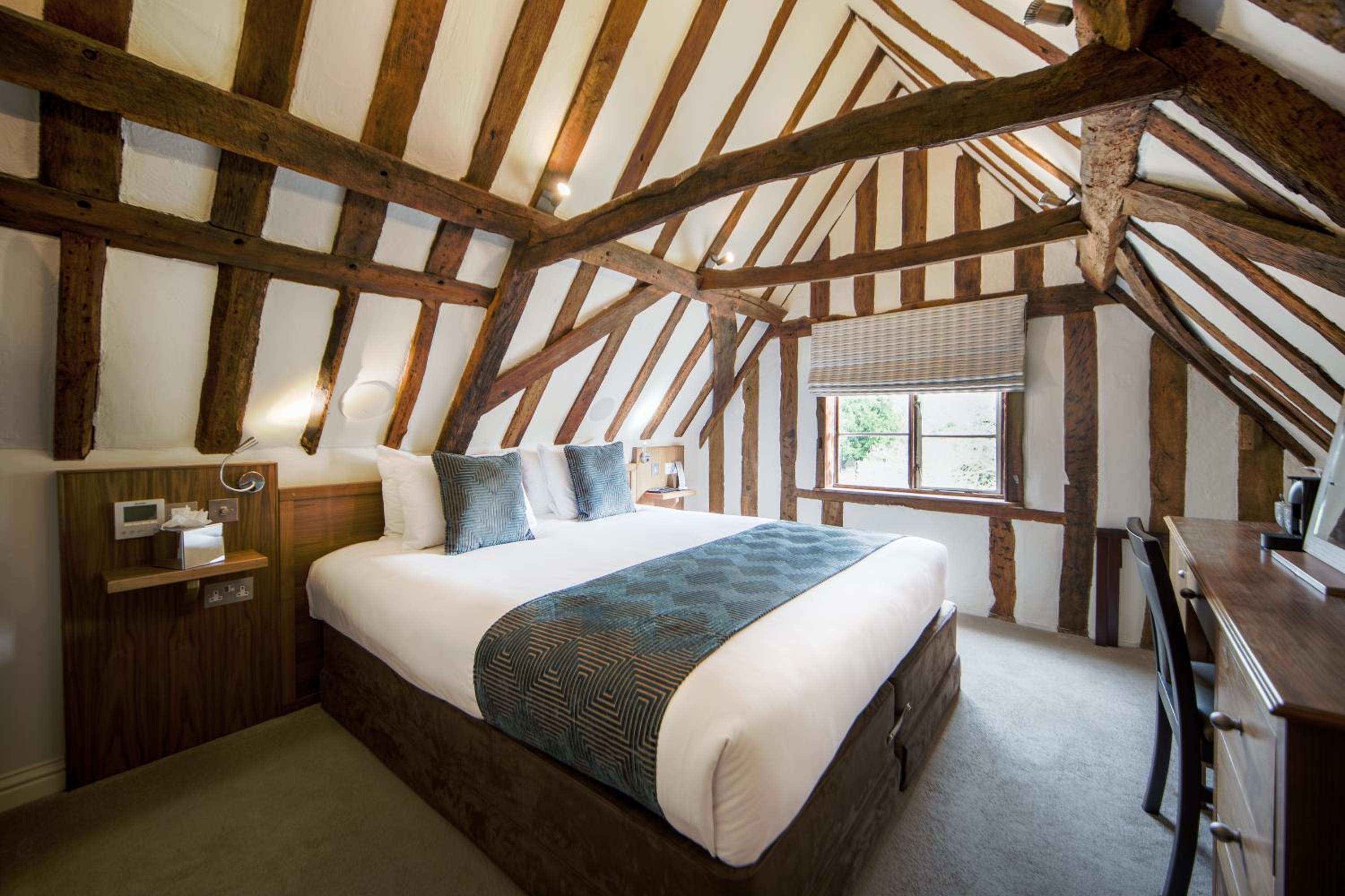 Deluxe King Room - Photo 1