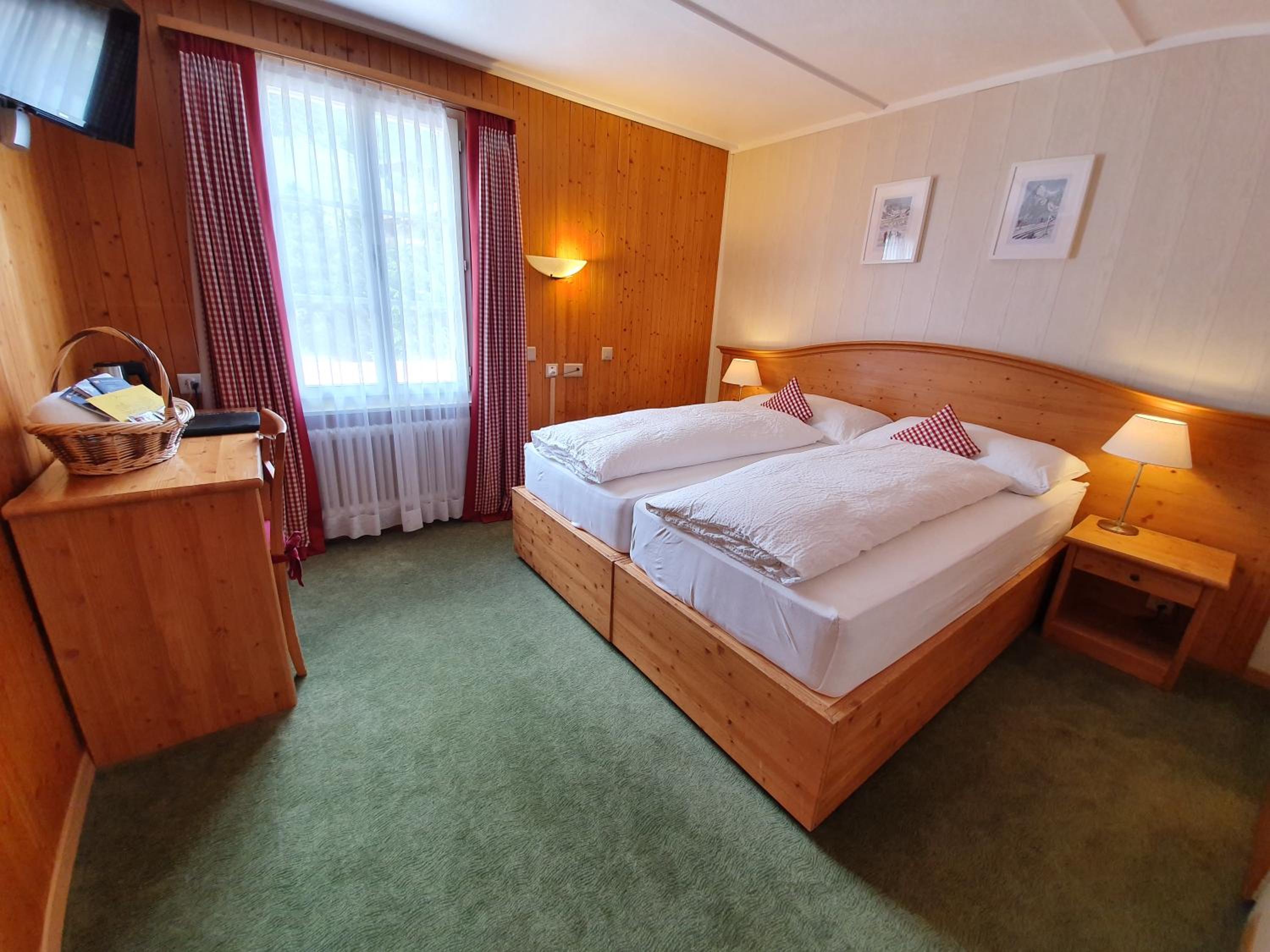 Standard Double Room - Photo 4