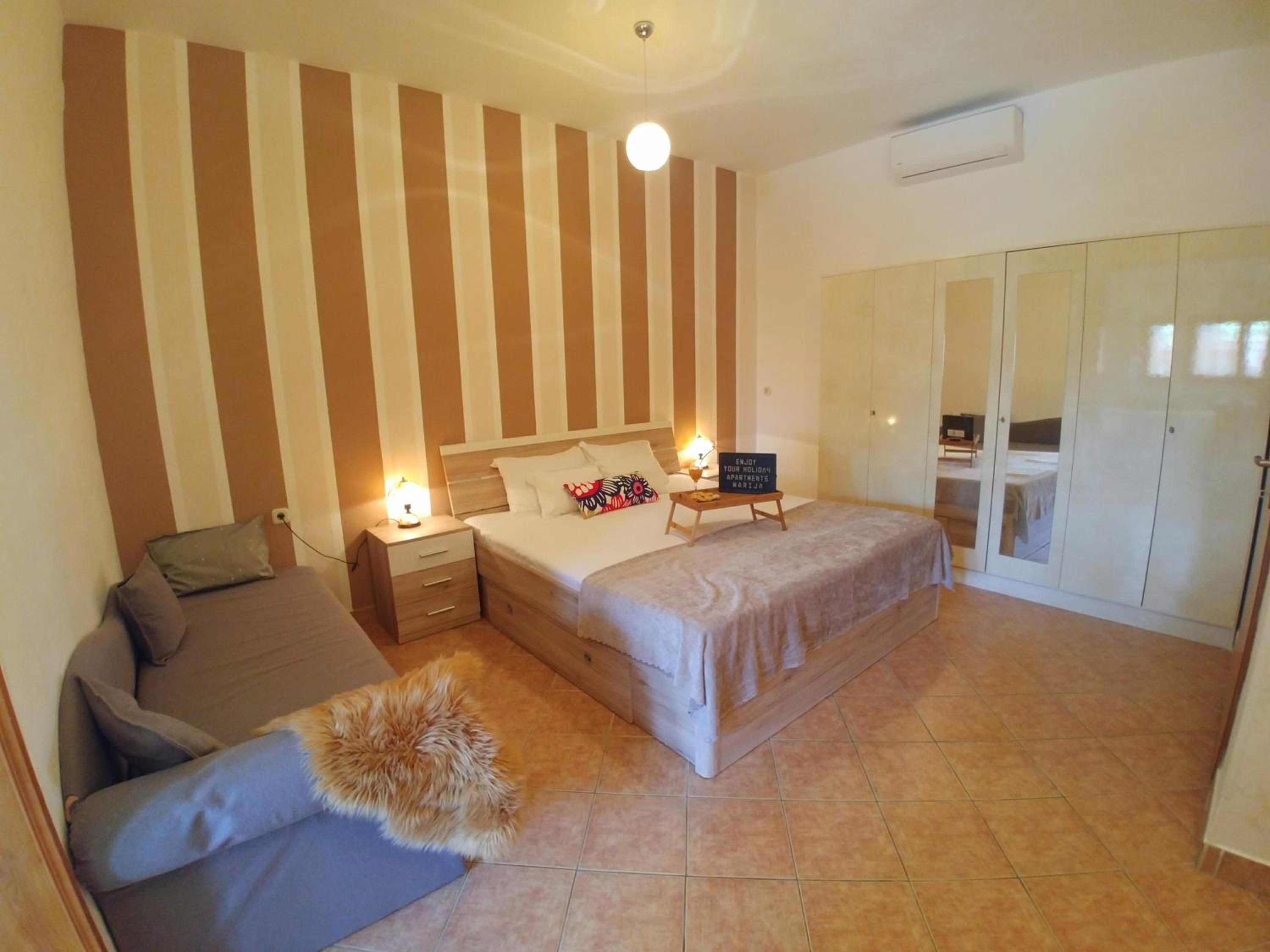 Studio Apartment photo 1