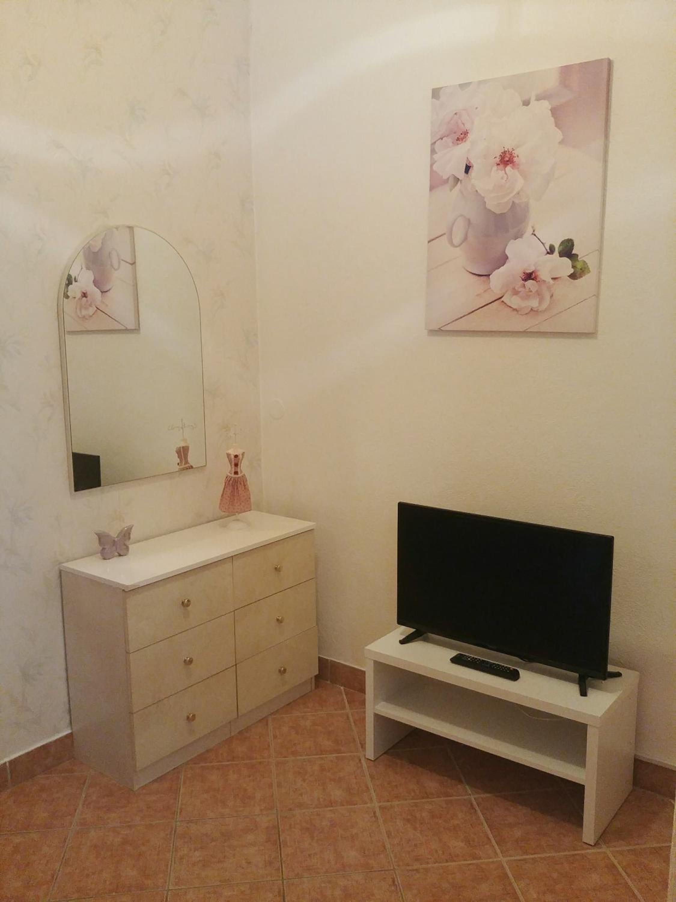 Studio Apartment photo 3