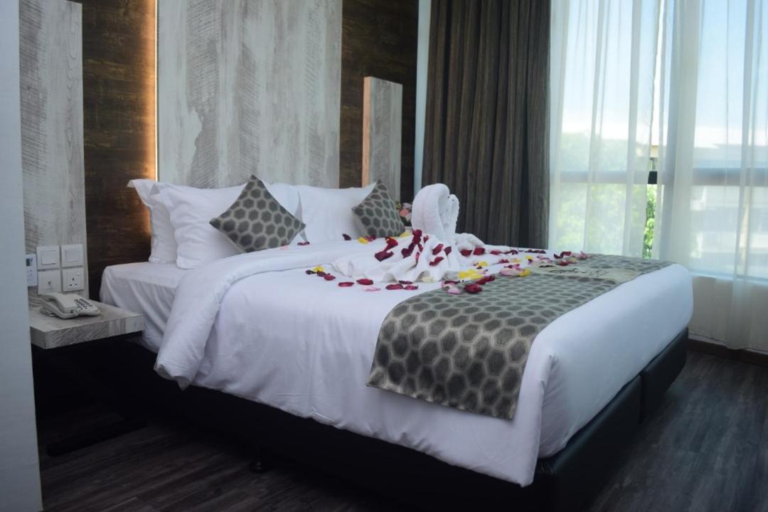 Deluxe Queen Room - Photo 4
