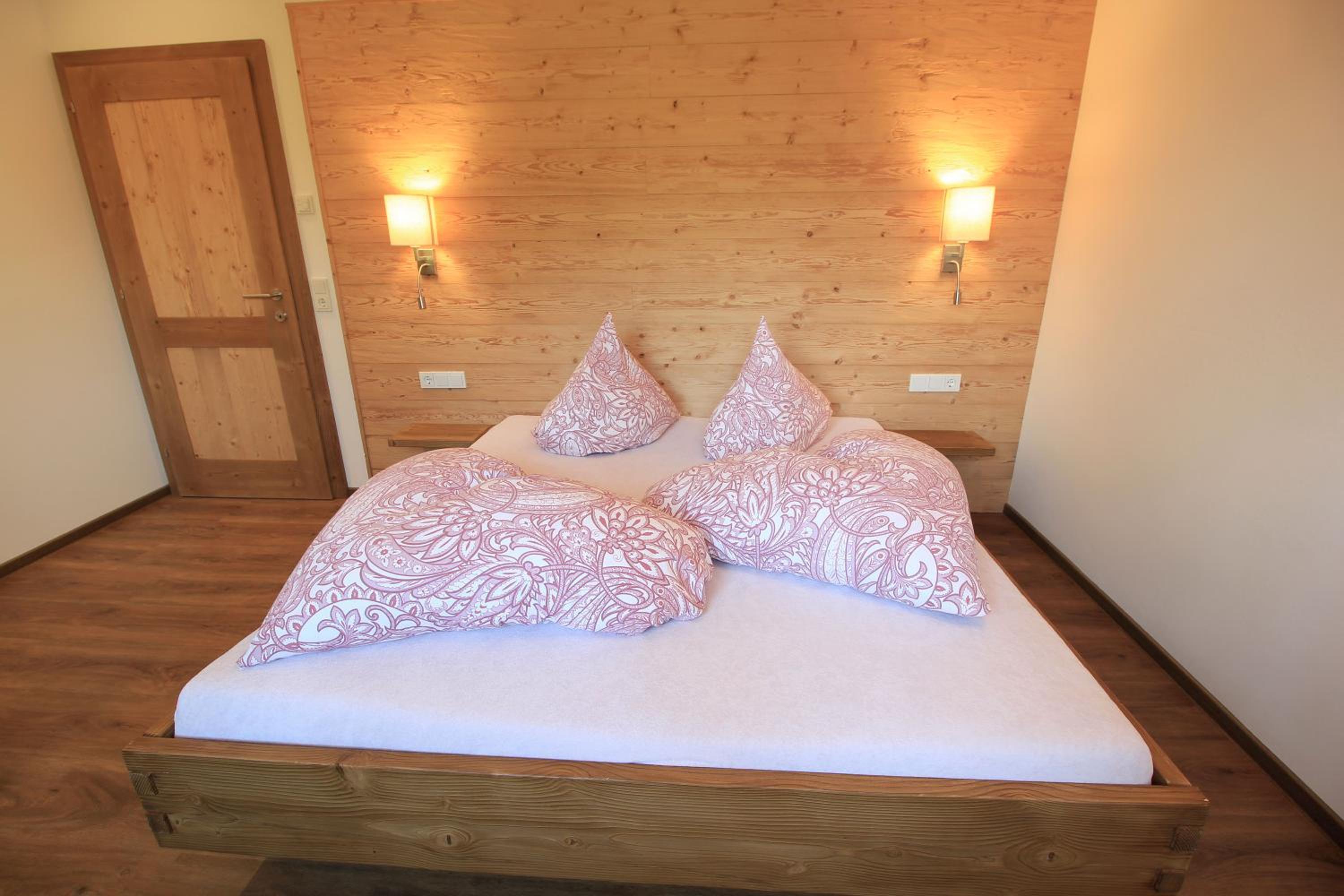 Large Junior Suite