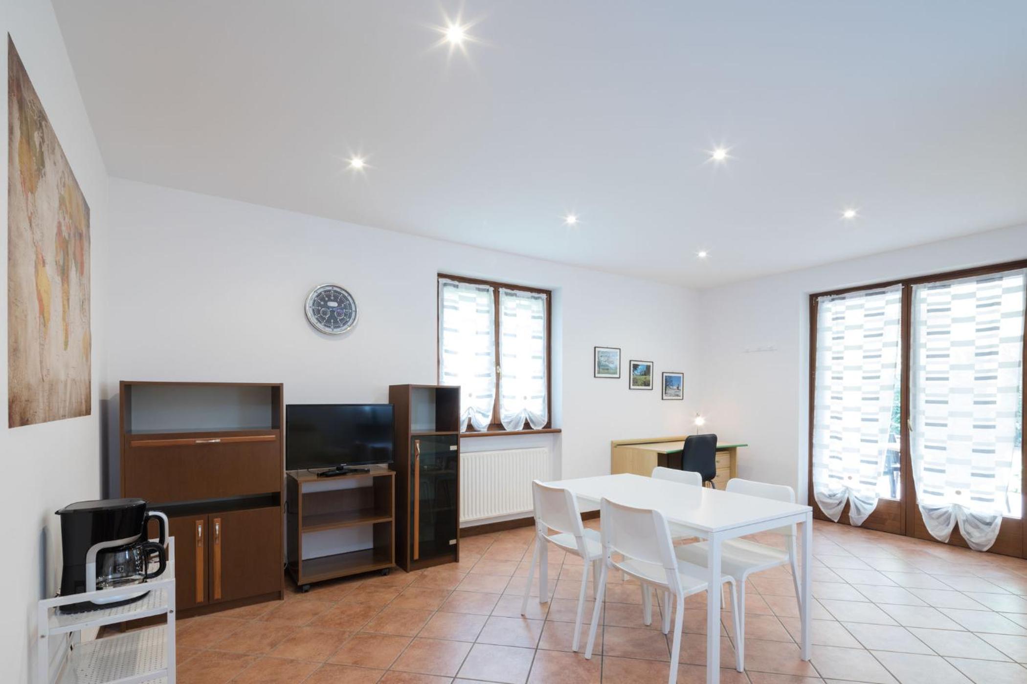 Apartment with Garden View