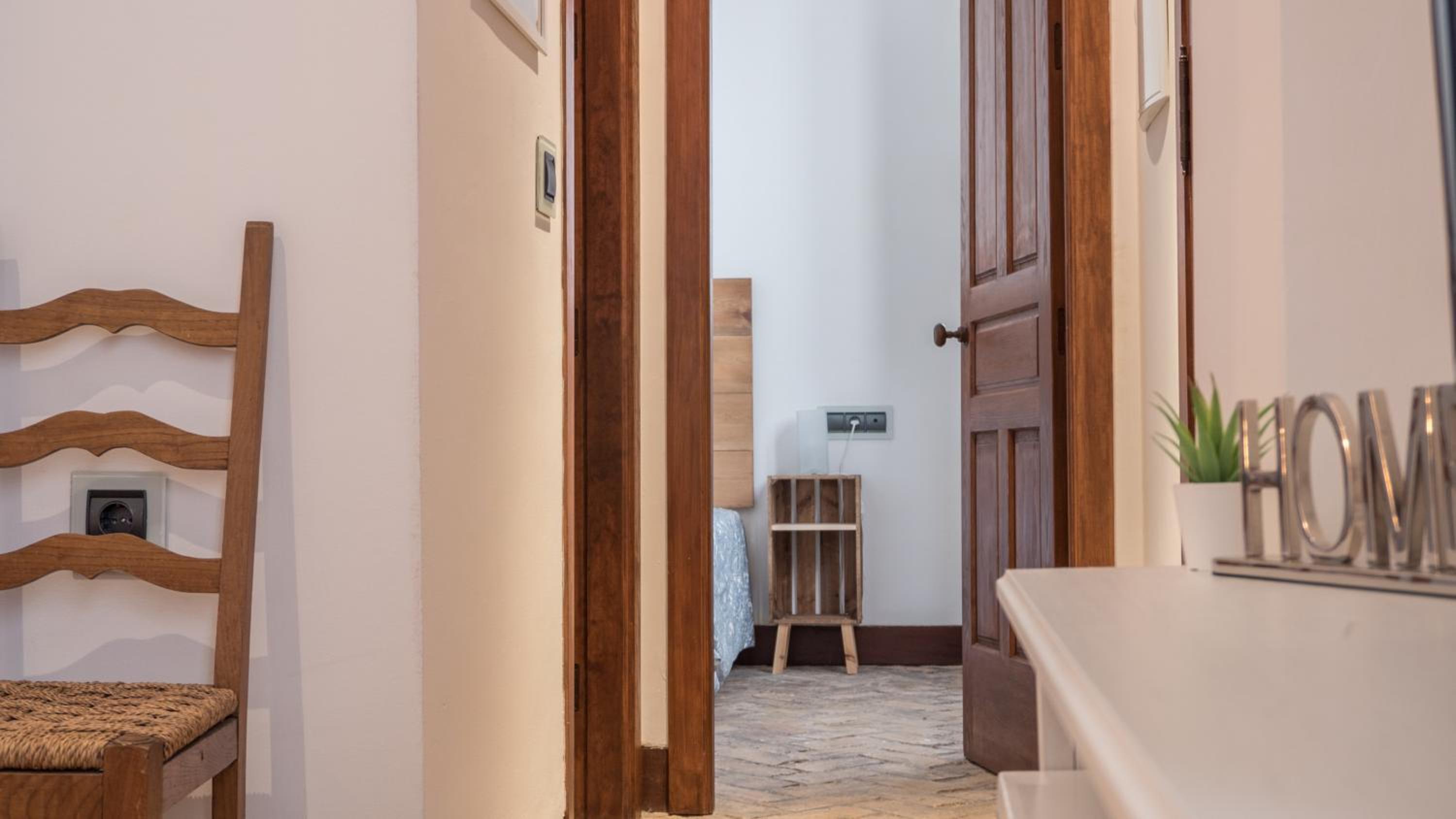 One-Bedroom Apartment - Photo 1