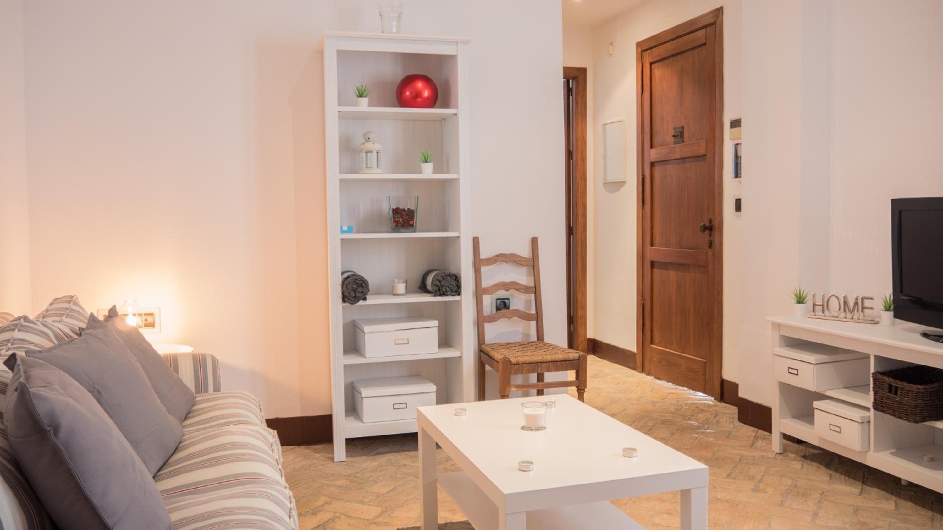 One-Bedroom Apartment - Photo 25