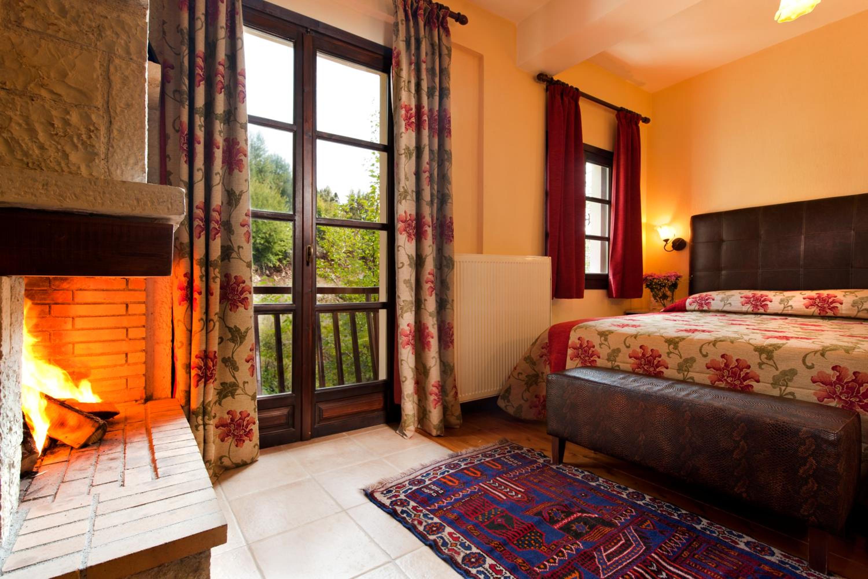 Deluxe Double Room with Spa Bath  - Photo 1