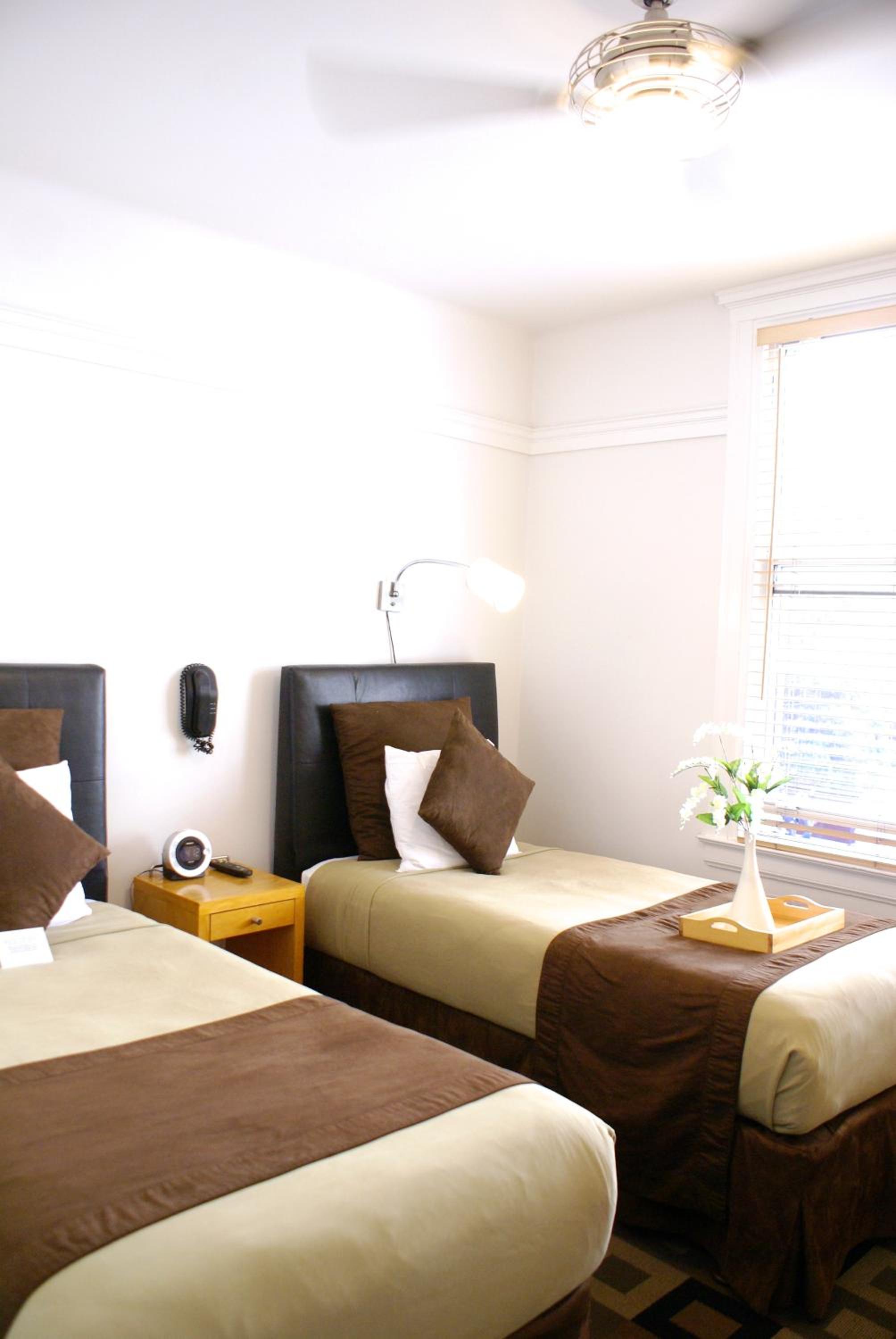 Deluxe Twin Room with Two Twin Beds - Photo 3
