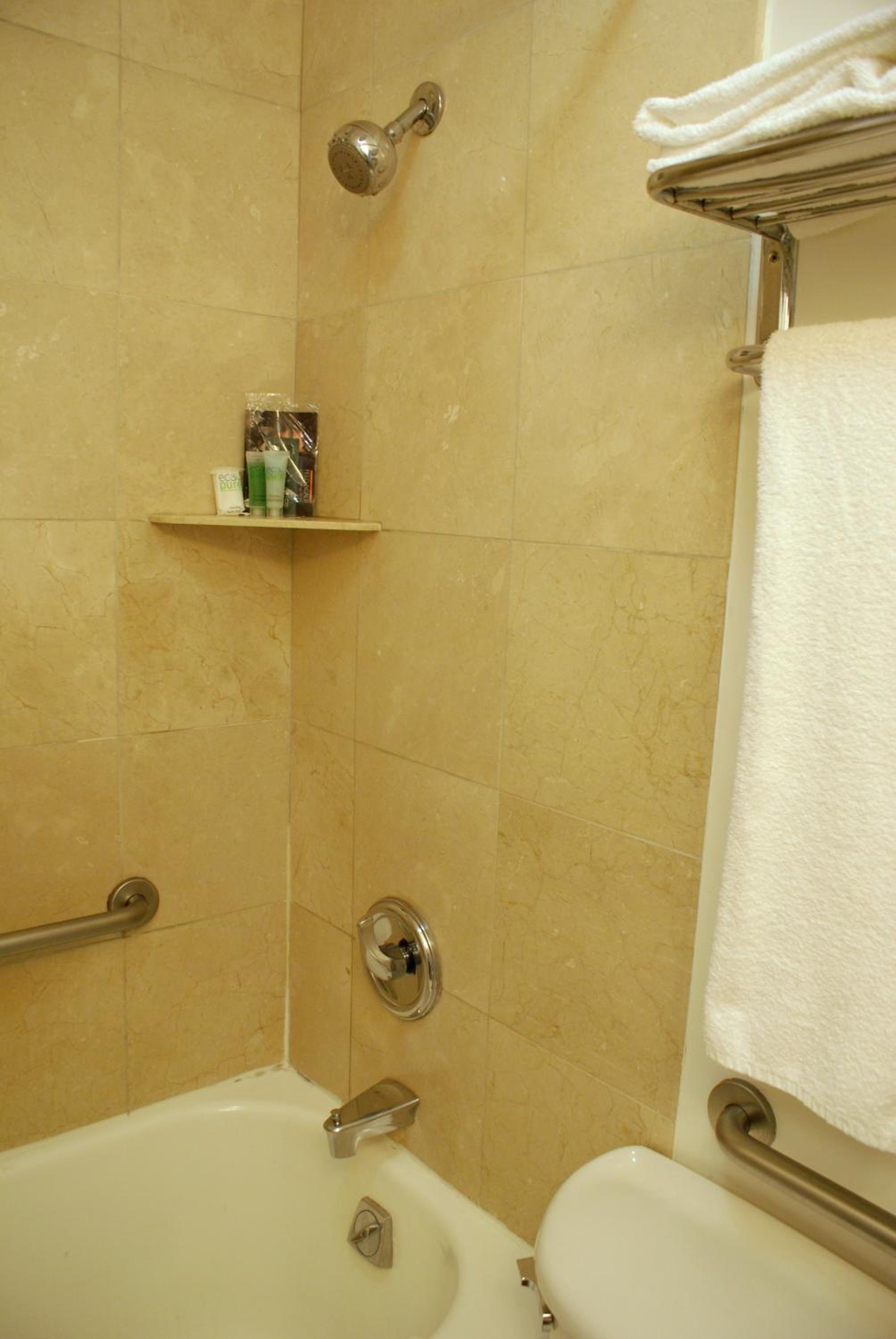 Deluxe Twin Room with Two Twin Beds - Photo 4