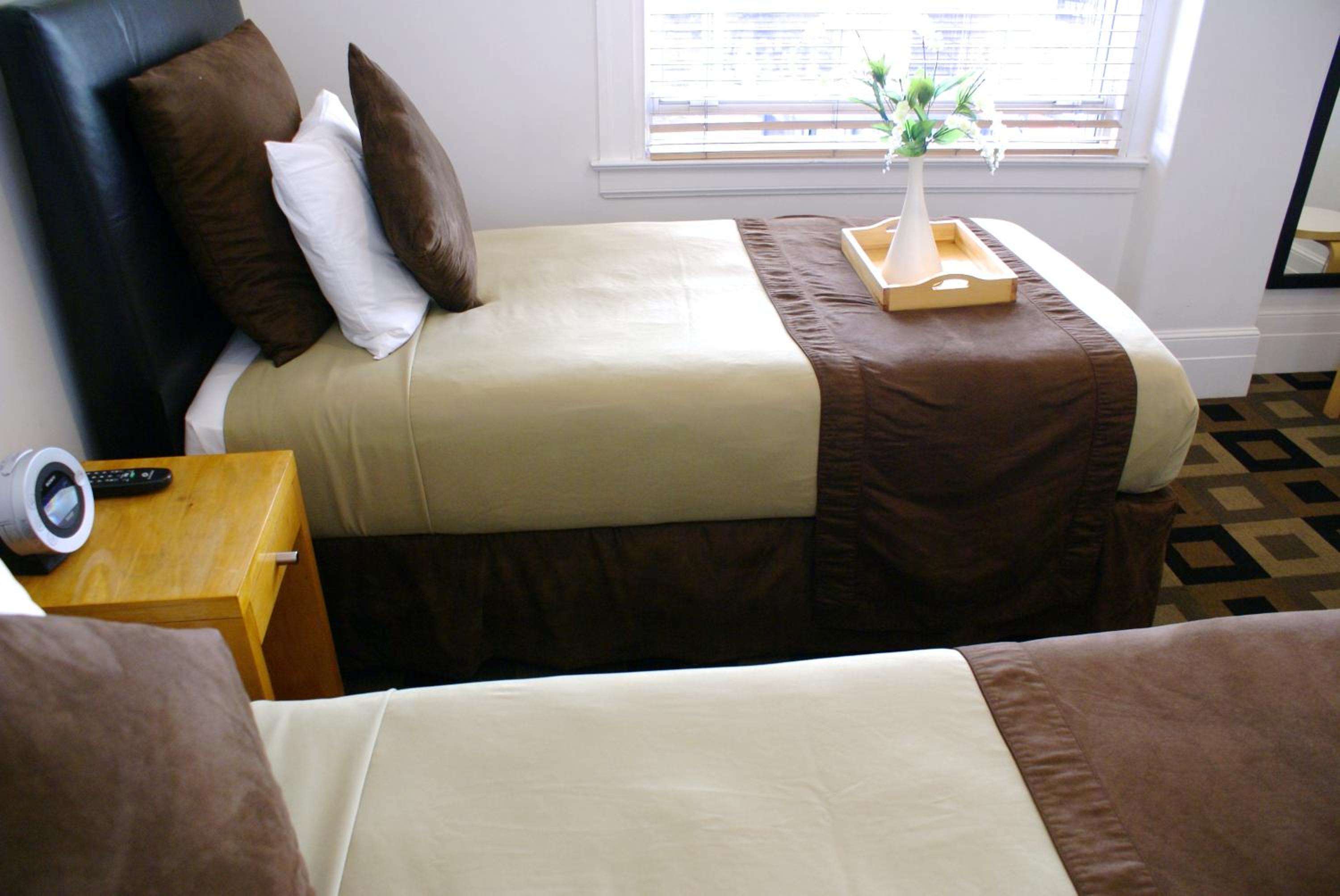 Deluxe Twin Room with Two Twin Beds - Photo 6