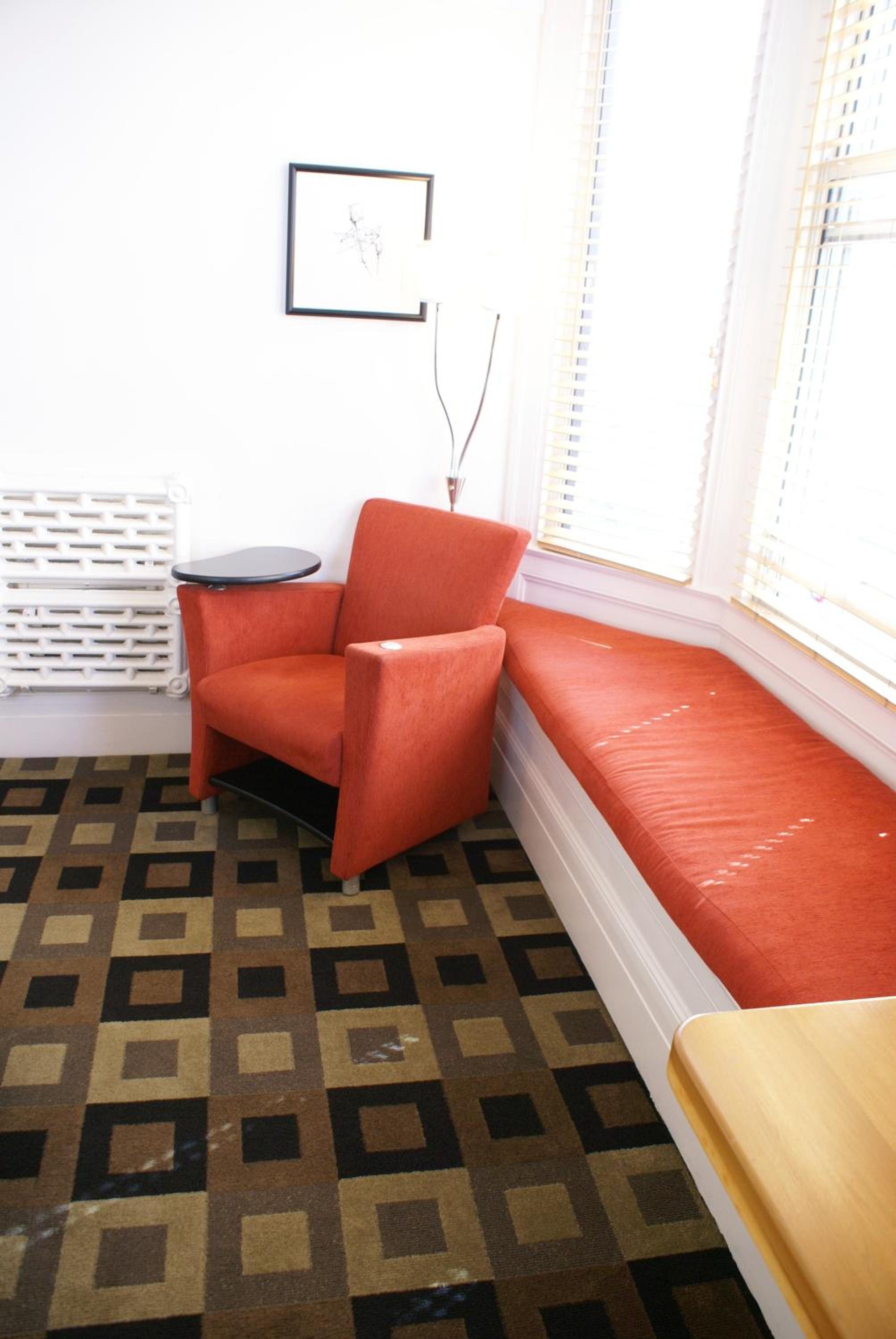 Deluxe Queen Room - Photo 6