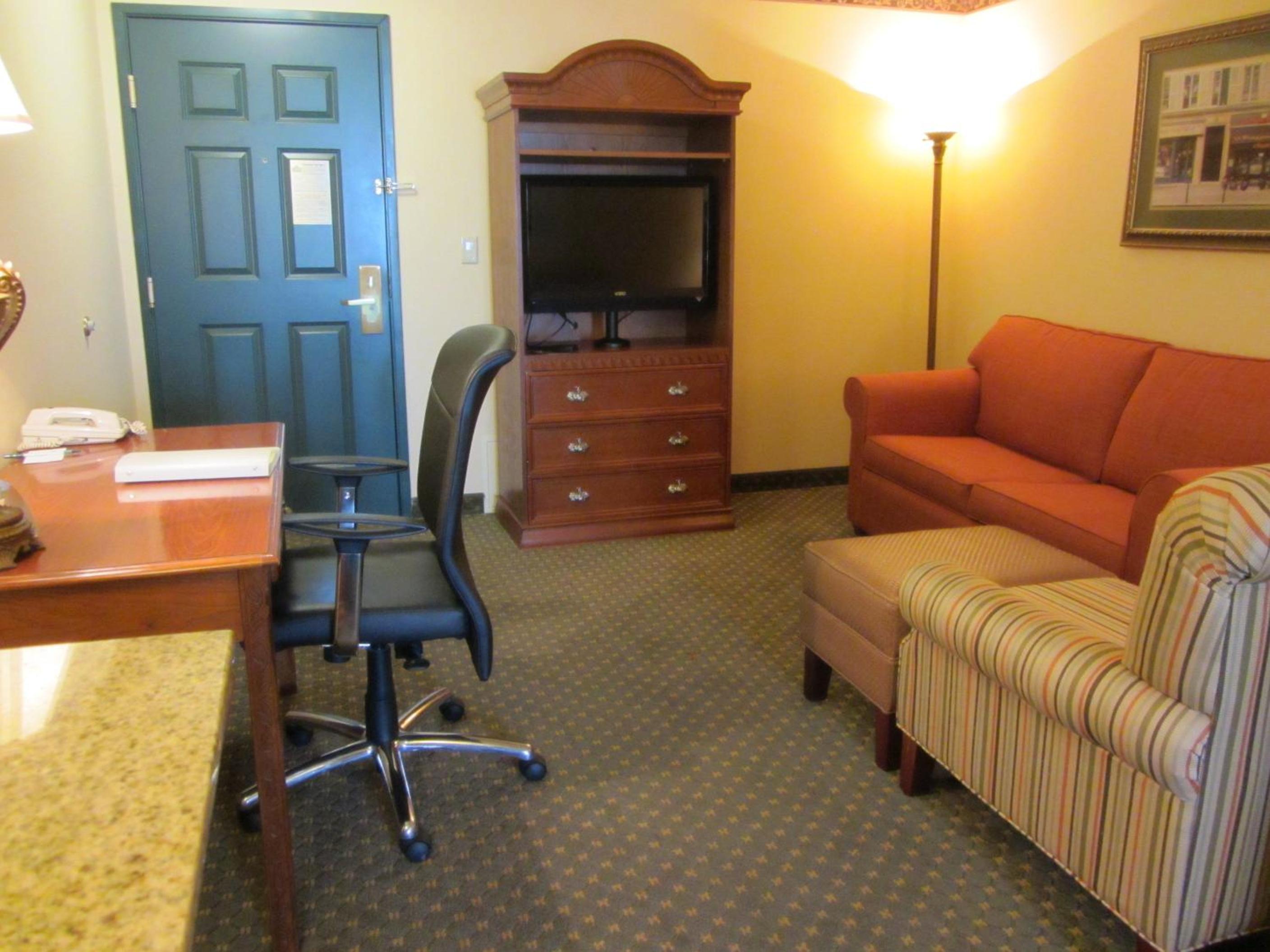 King Studio with Sofa Bed - Disability Access photo 2