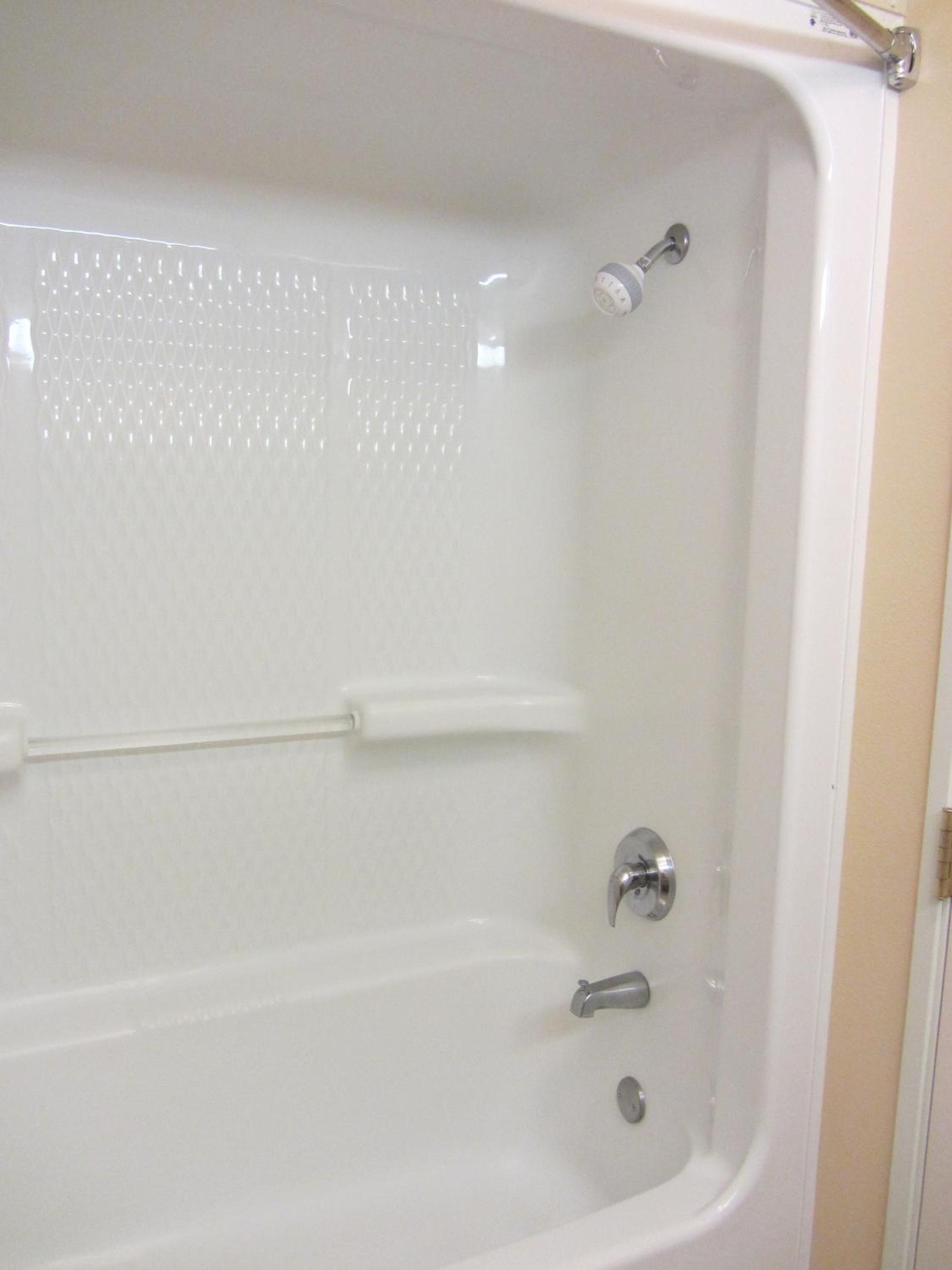 Queen Room with Two Queen Beds - Non-Smoking photo 2