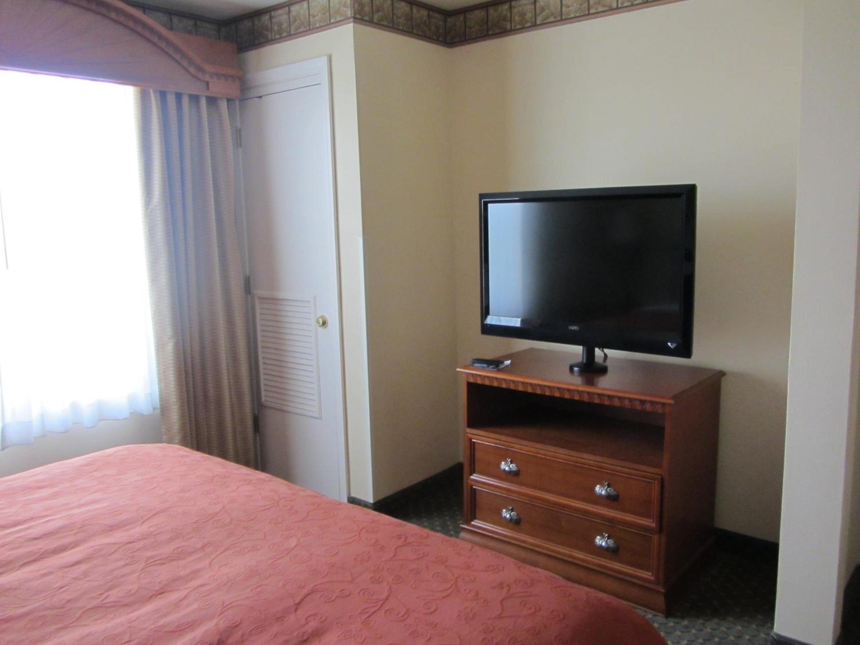 King Studio with Sofa Bed - Non-Smoking photo 1