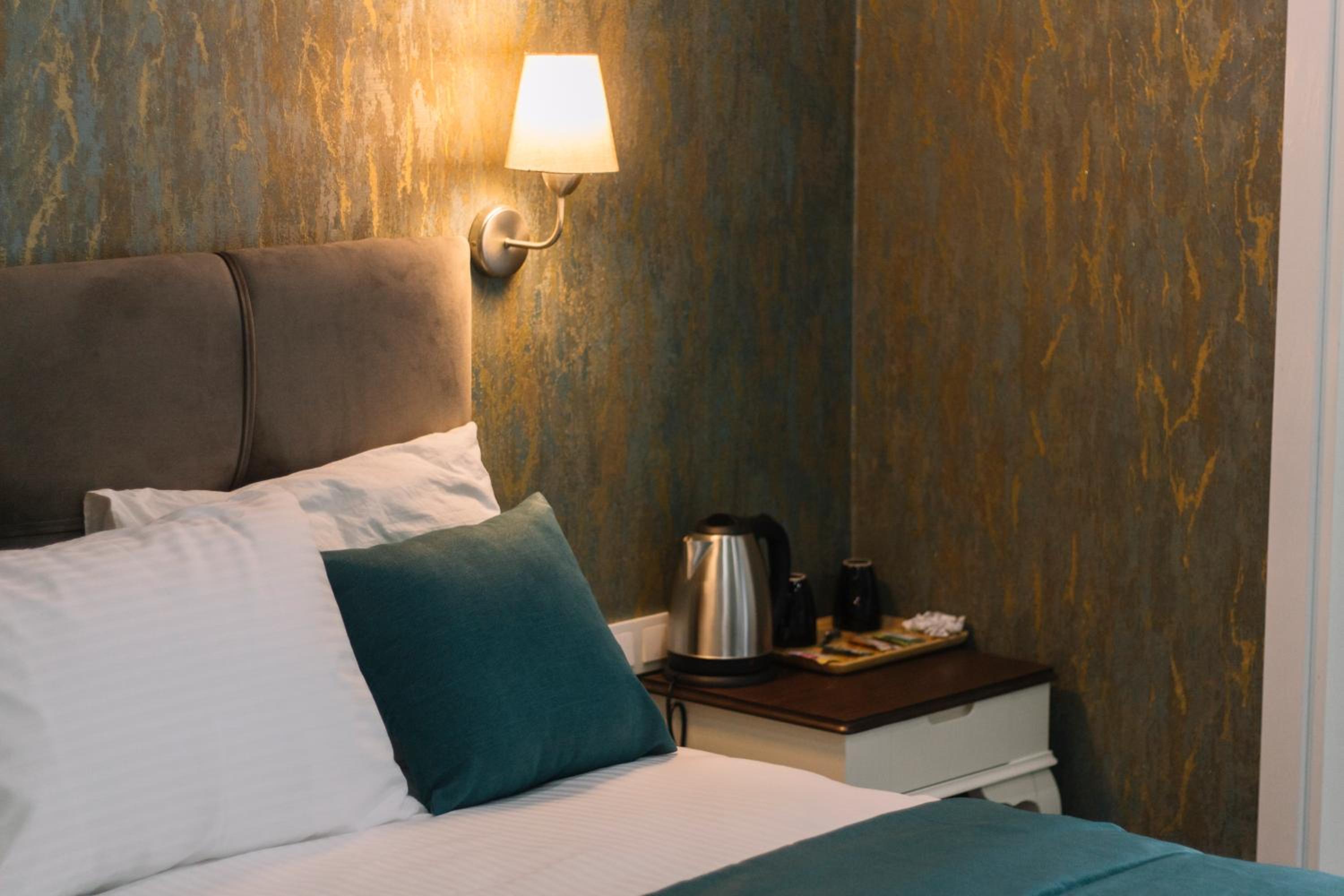 Double Room - Photo 16
