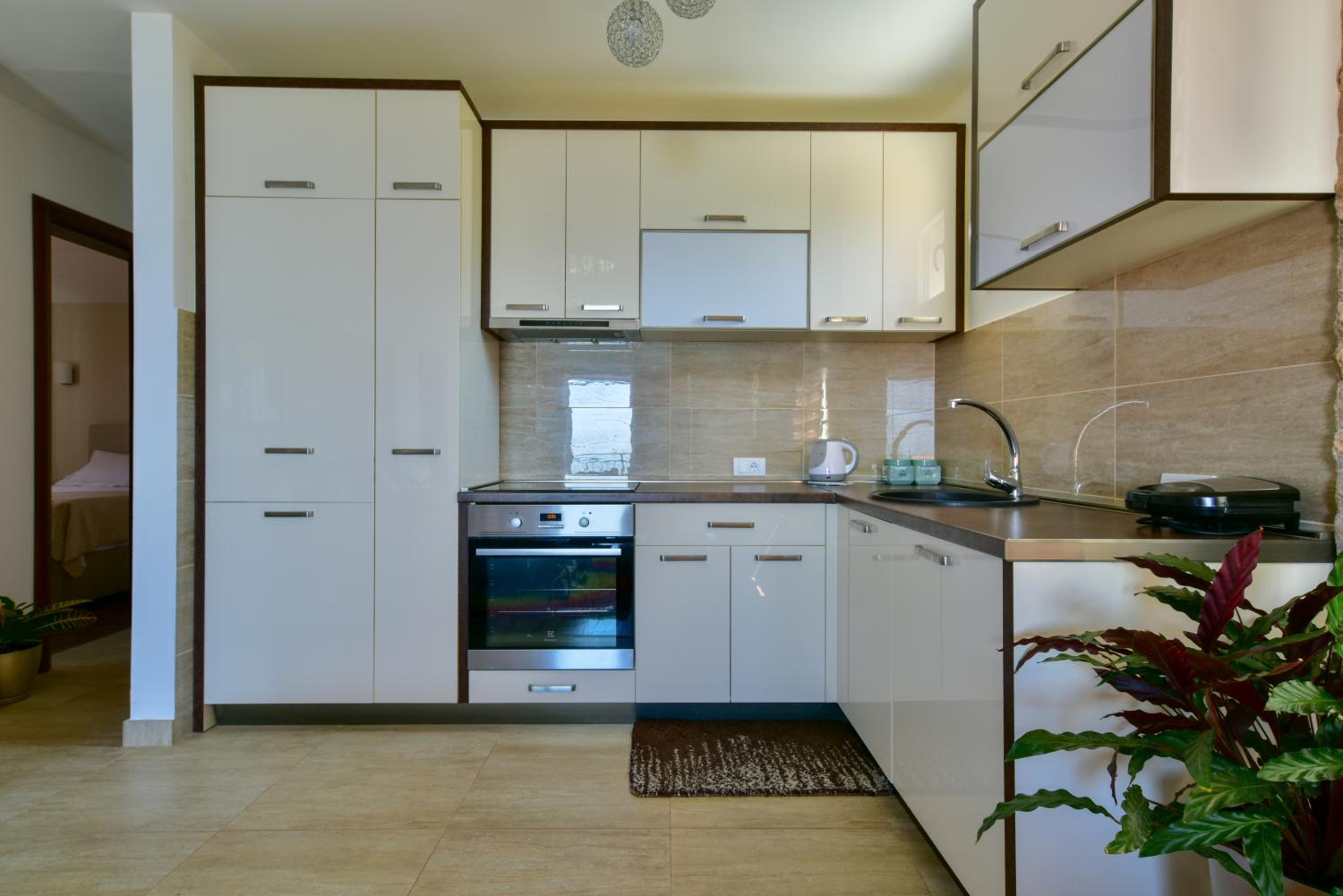Two-Bedroom Apartment with Sea View - Photo 7