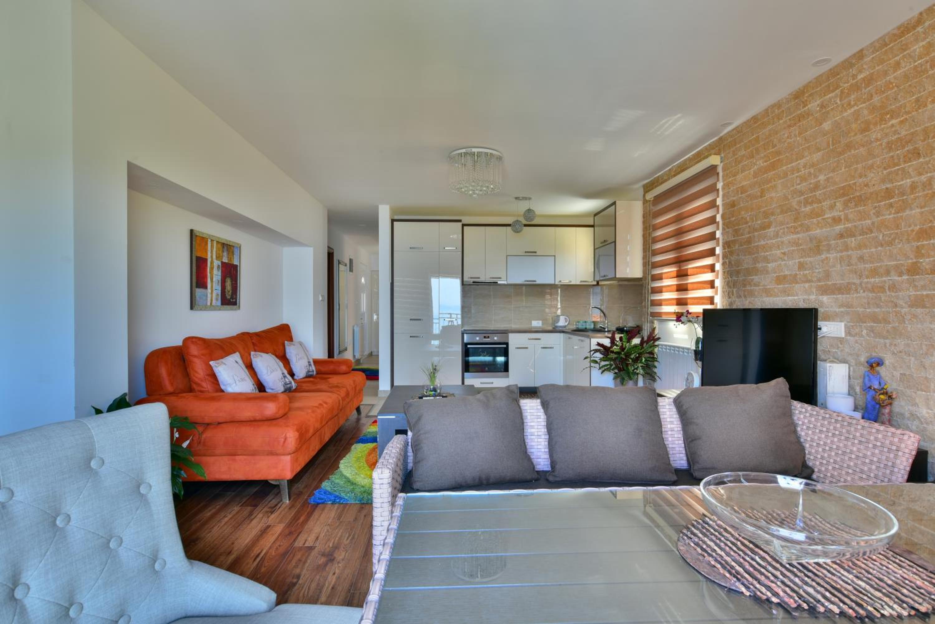 Two-Bedroom Apartment with Sea View - Photo 3