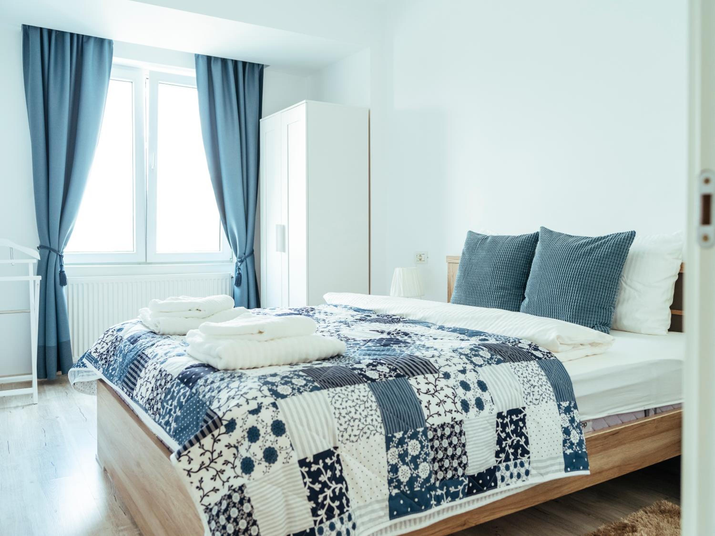 One-Bedroom Apartment - Photo 14