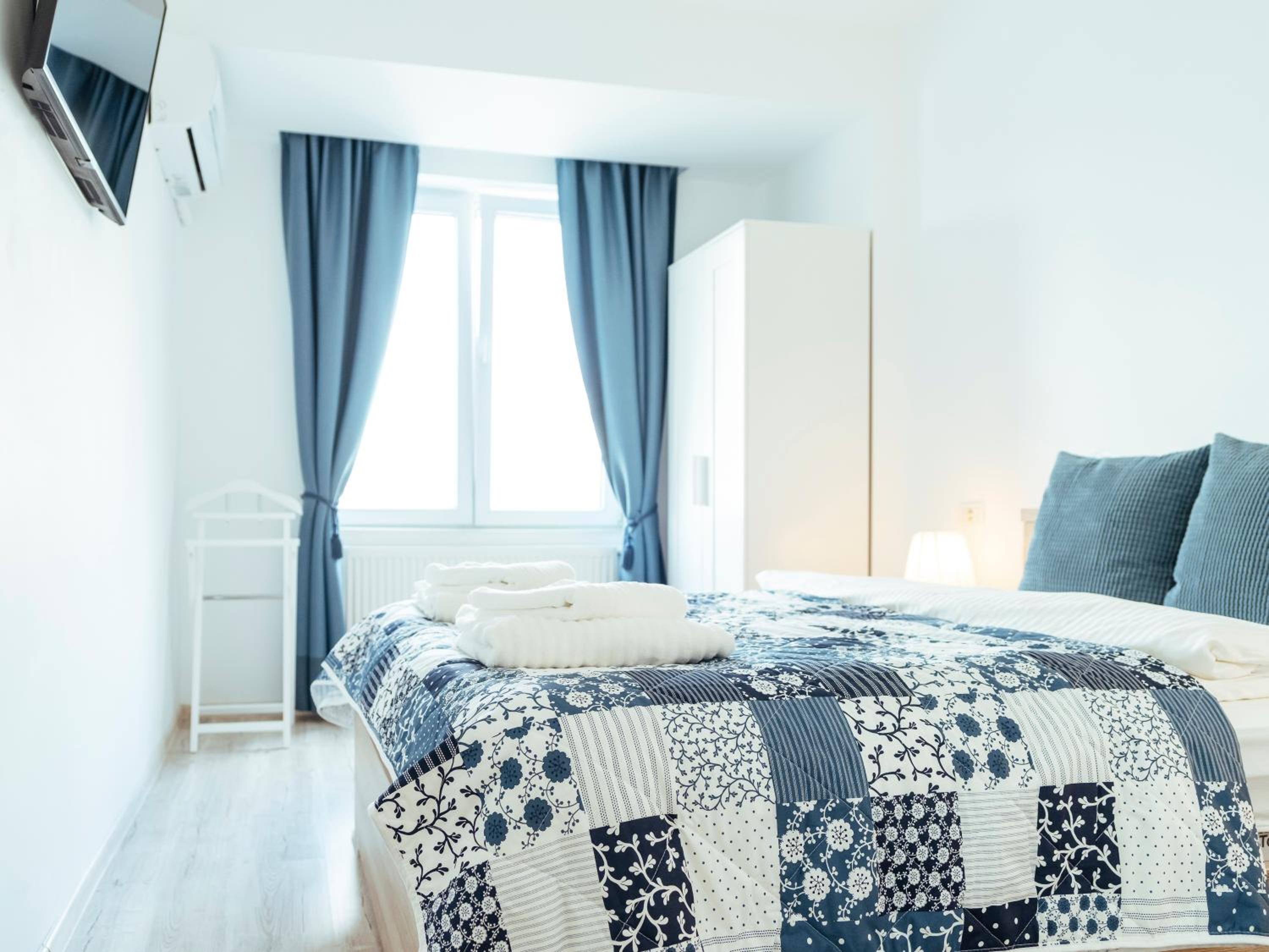 One-Bedroom Apartment - Photo 42