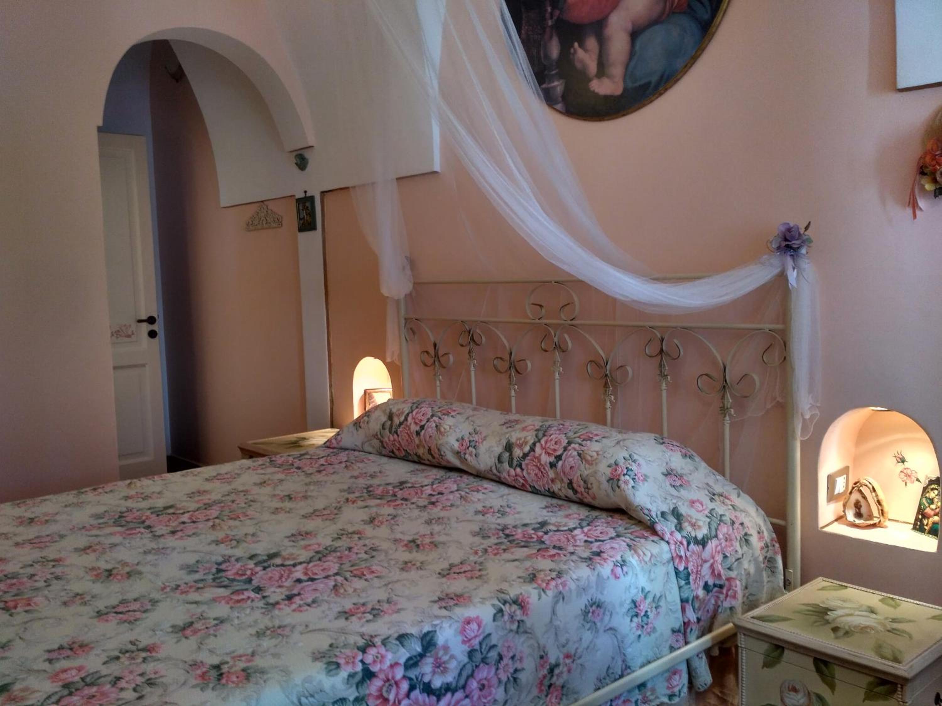 One-Bedroom House photo 1