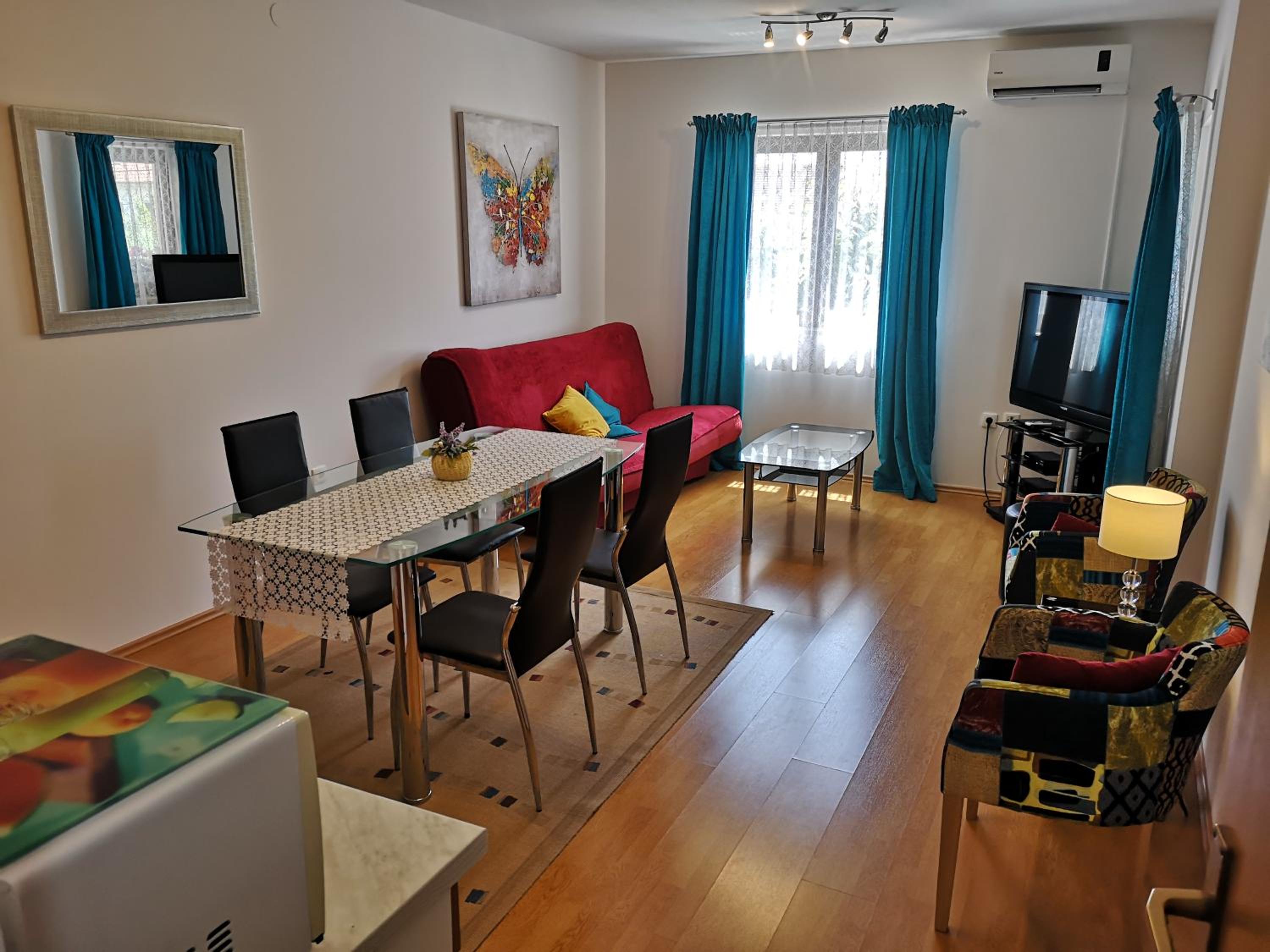 Two-Bedroom Deluxe Apartment with Garden View